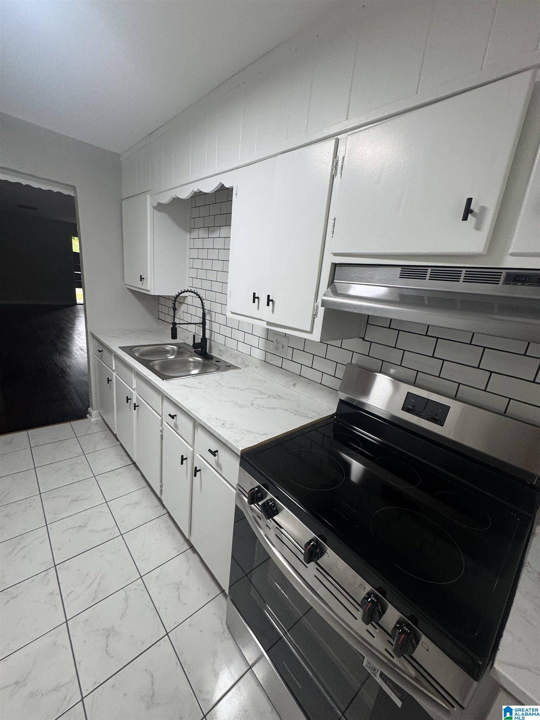 Birmingham, AL 35215,1208 OAKWOOD STREET