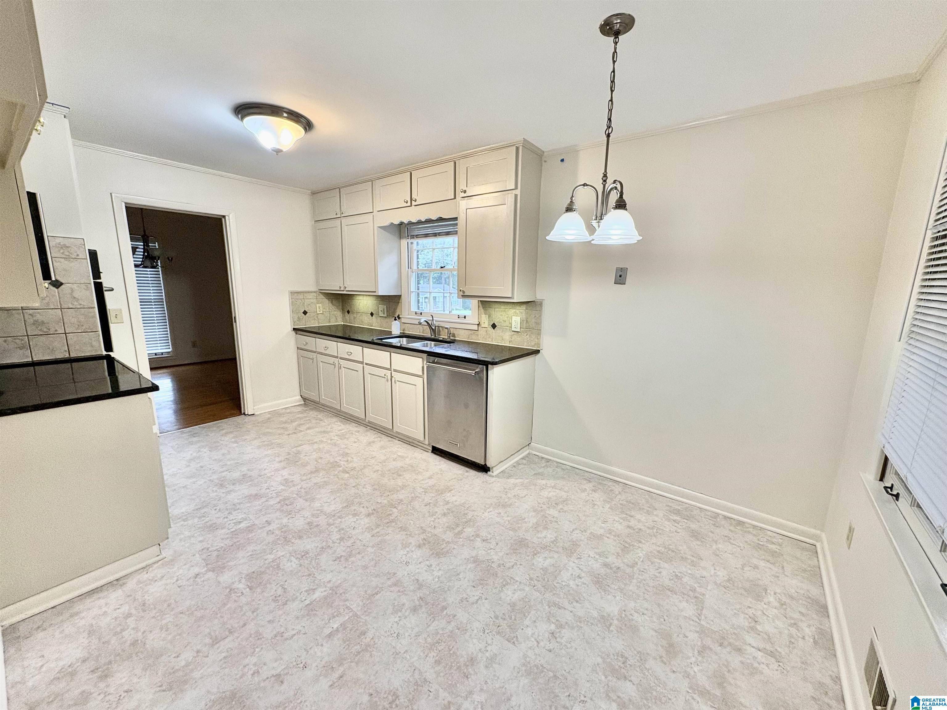 Center Point, AL 35215,132 38TH AVENUE NE
