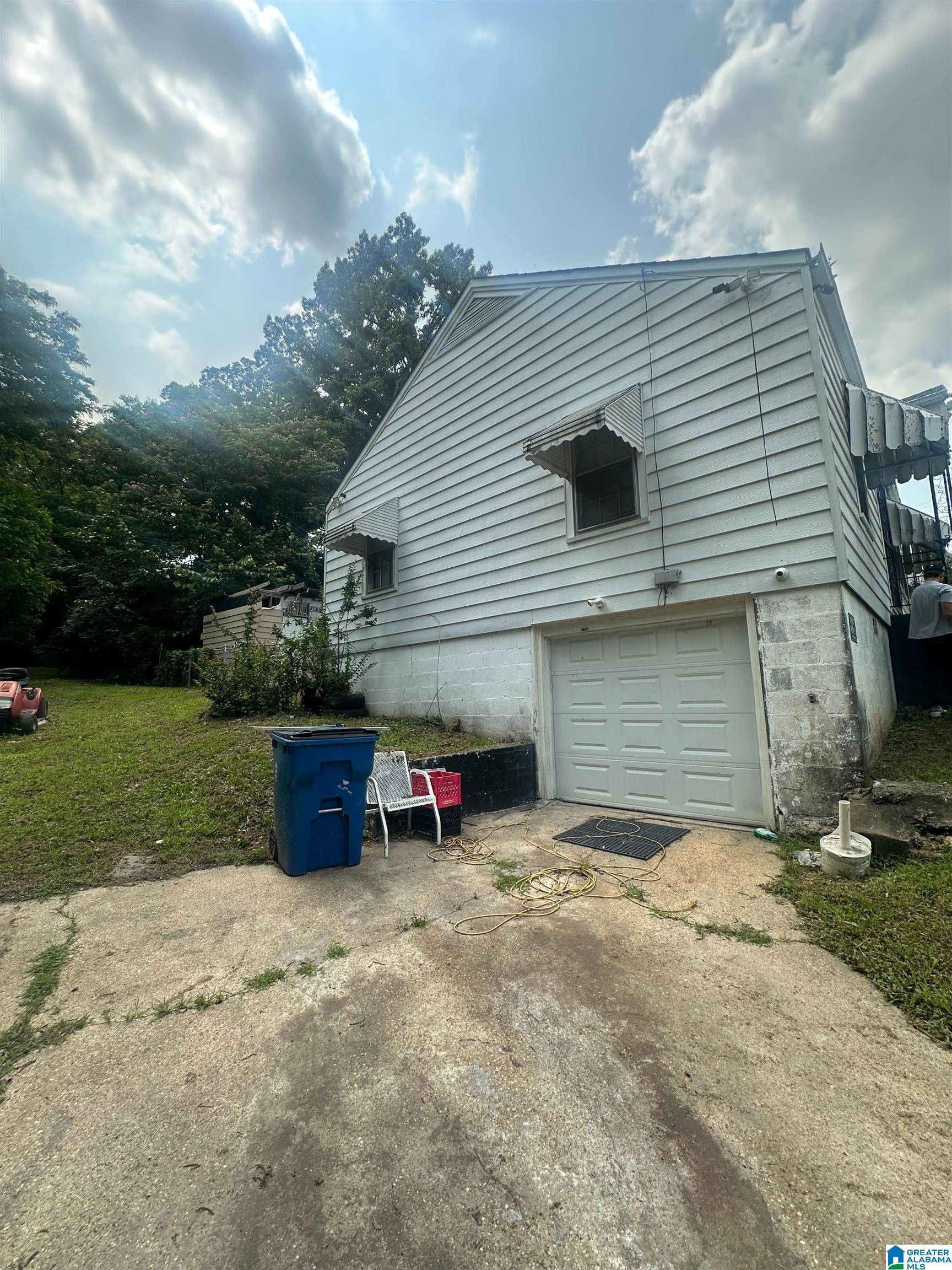 Midfield, AL 35228,800 RUTLEDGE DRIVE