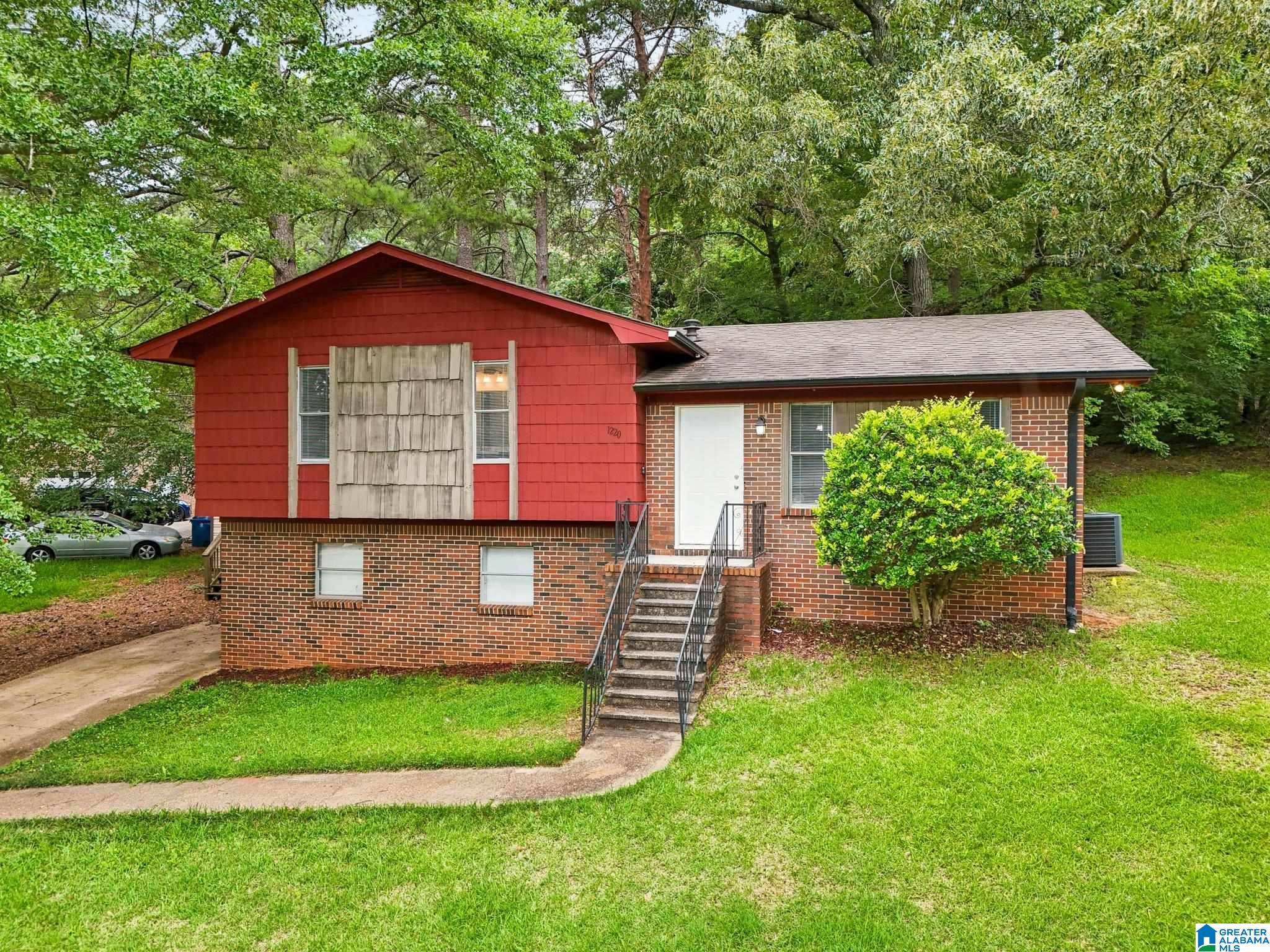 Hueytown, AL 35023,1220 27TH AVENUE N