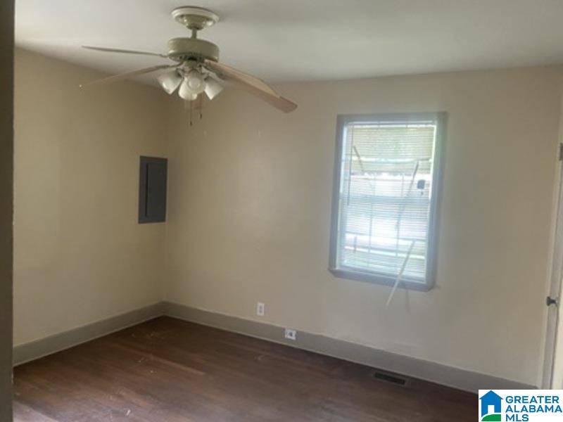 Fairfield, AL 35064,605 39TH PLACE