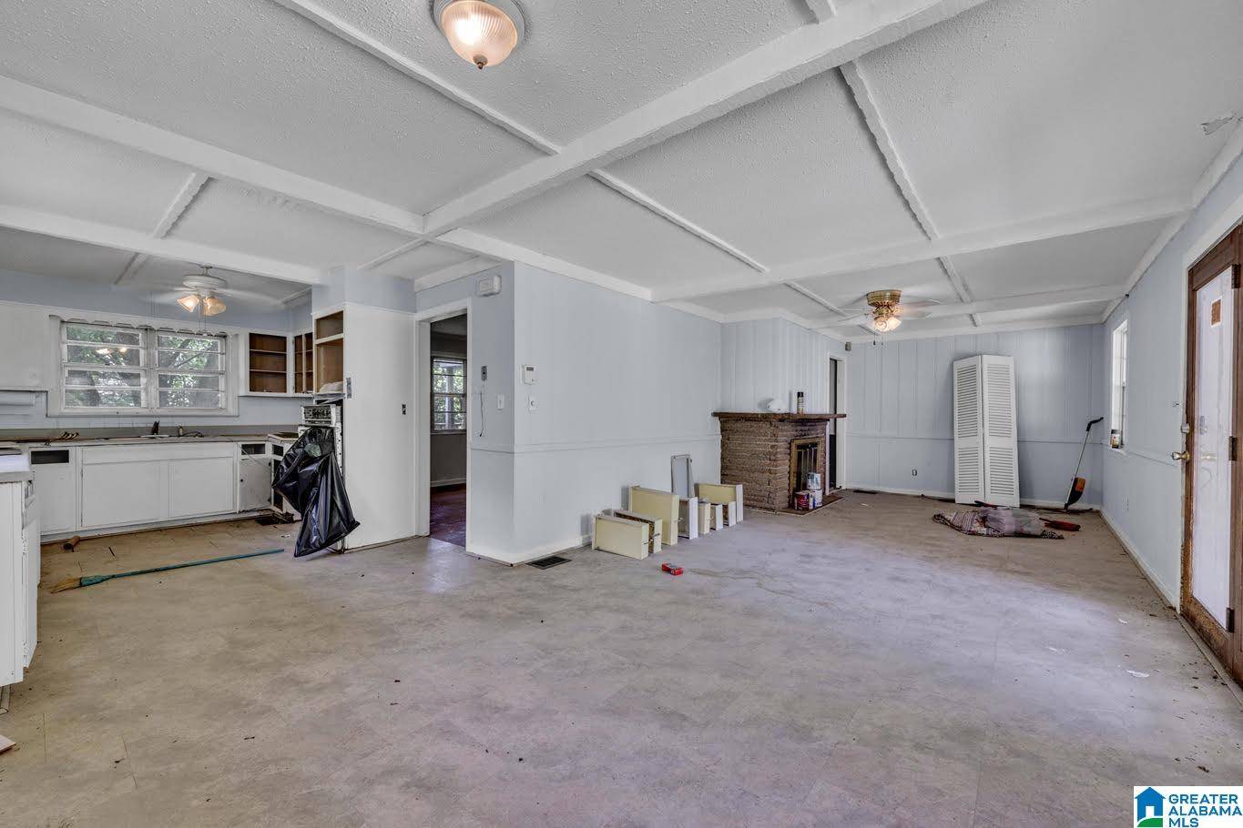 Center Point, AL 35215,2421 2ND STREET NE