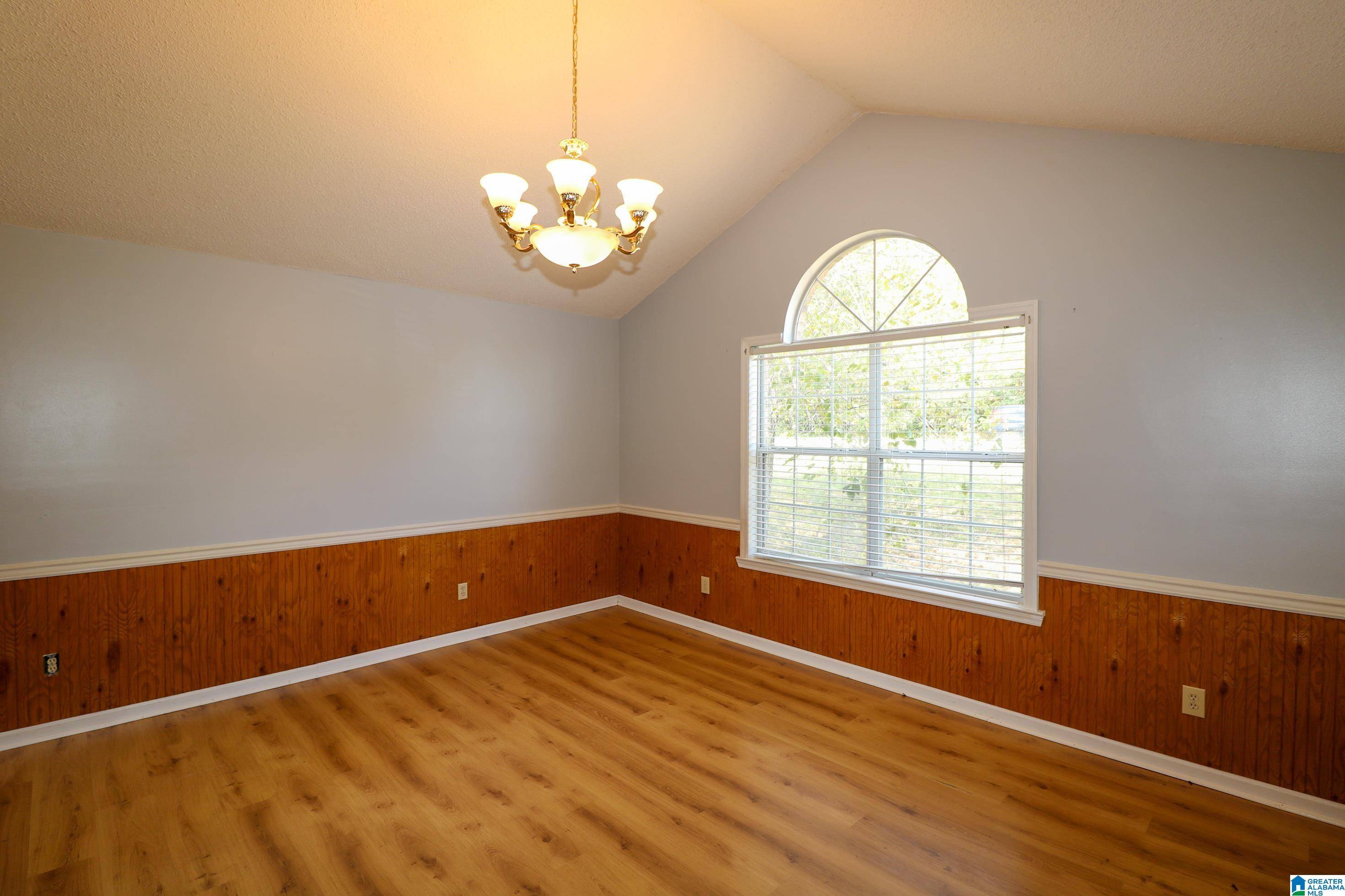 Pell City, AL 35128,905 TRUSS FERRY ROAD