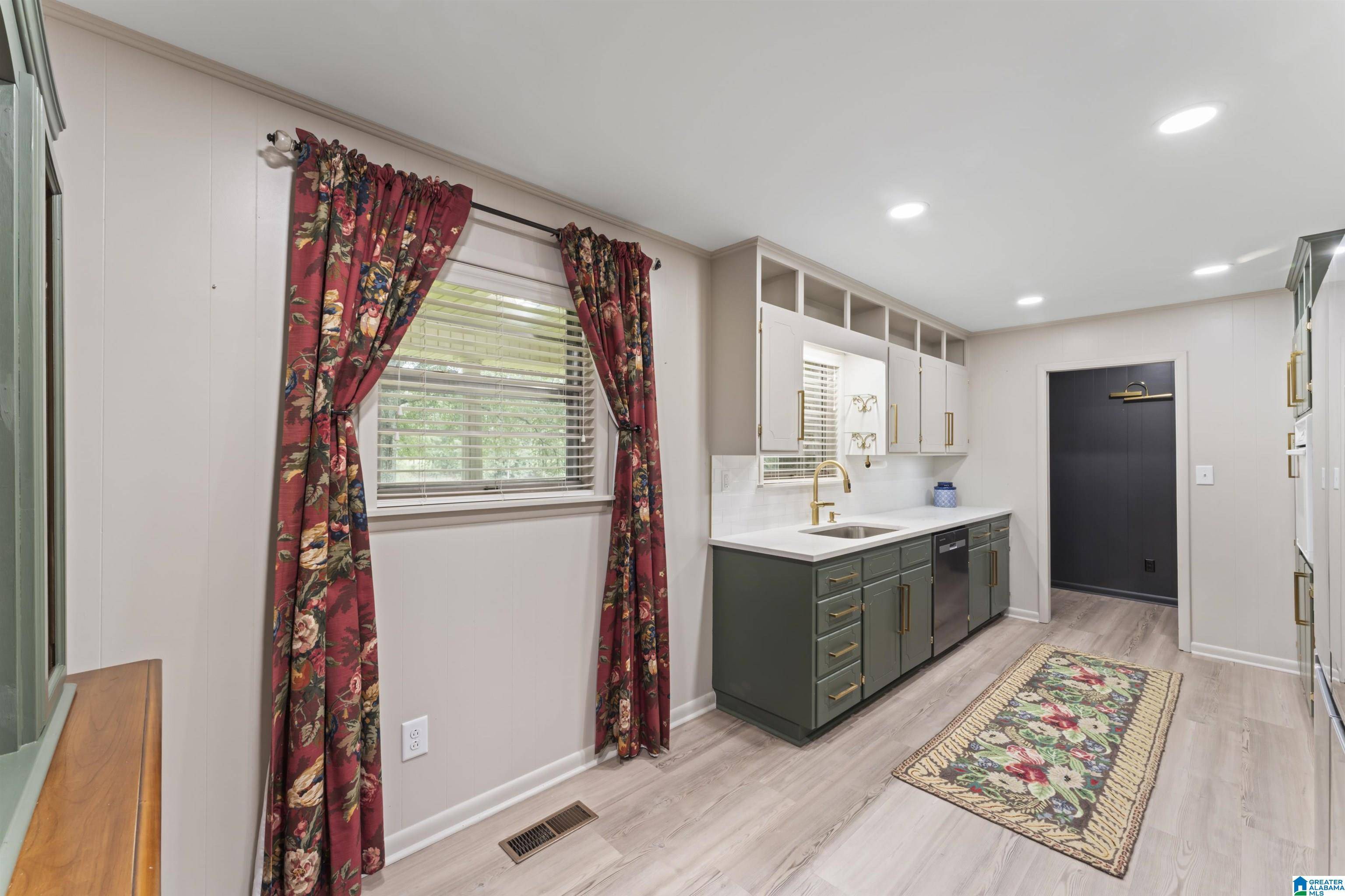 Odenville, AL 35120,8892 MOODY PARKWAY