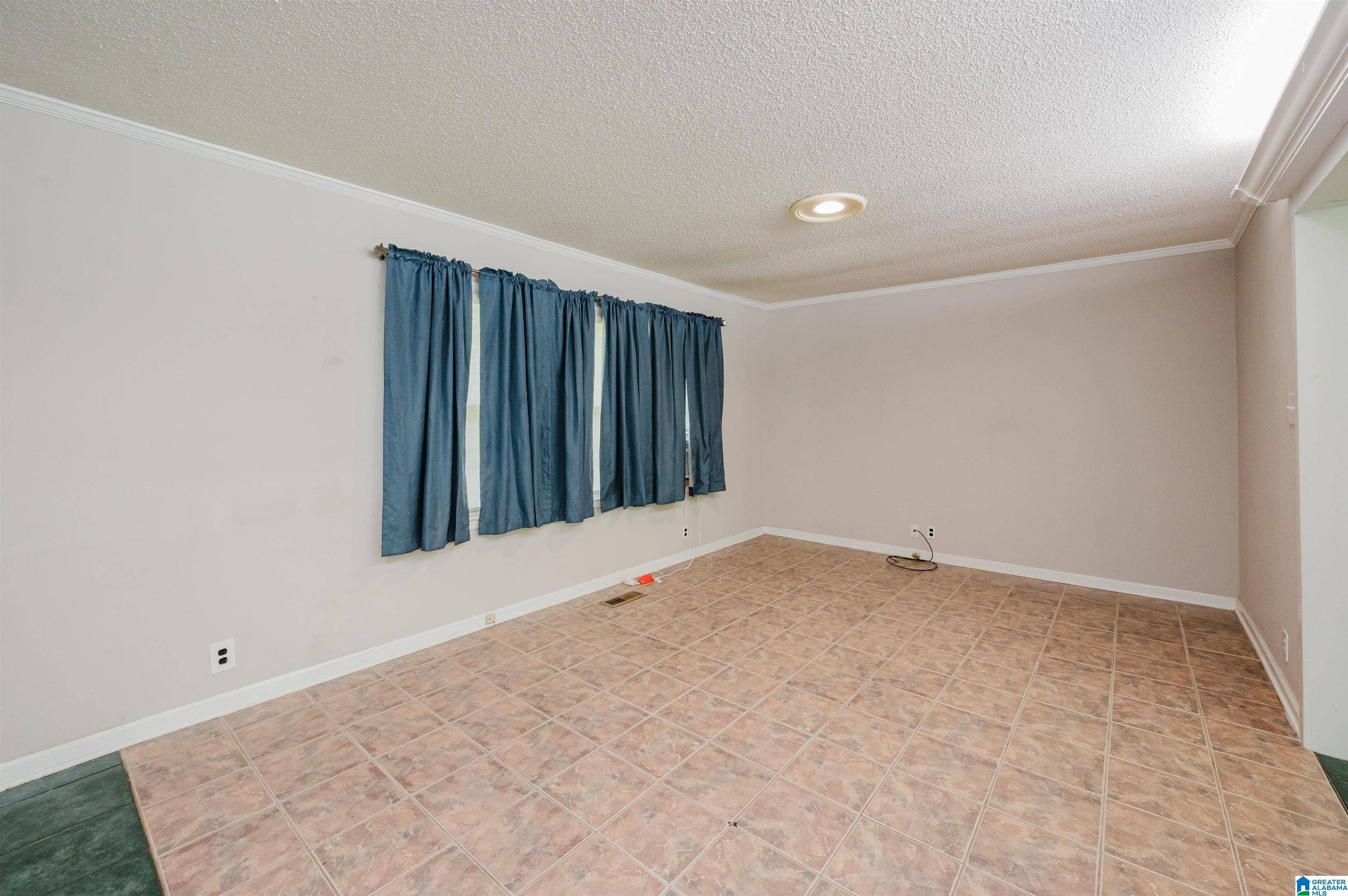 Pleasant Grove, AL 35127,928 9TH AVENUE