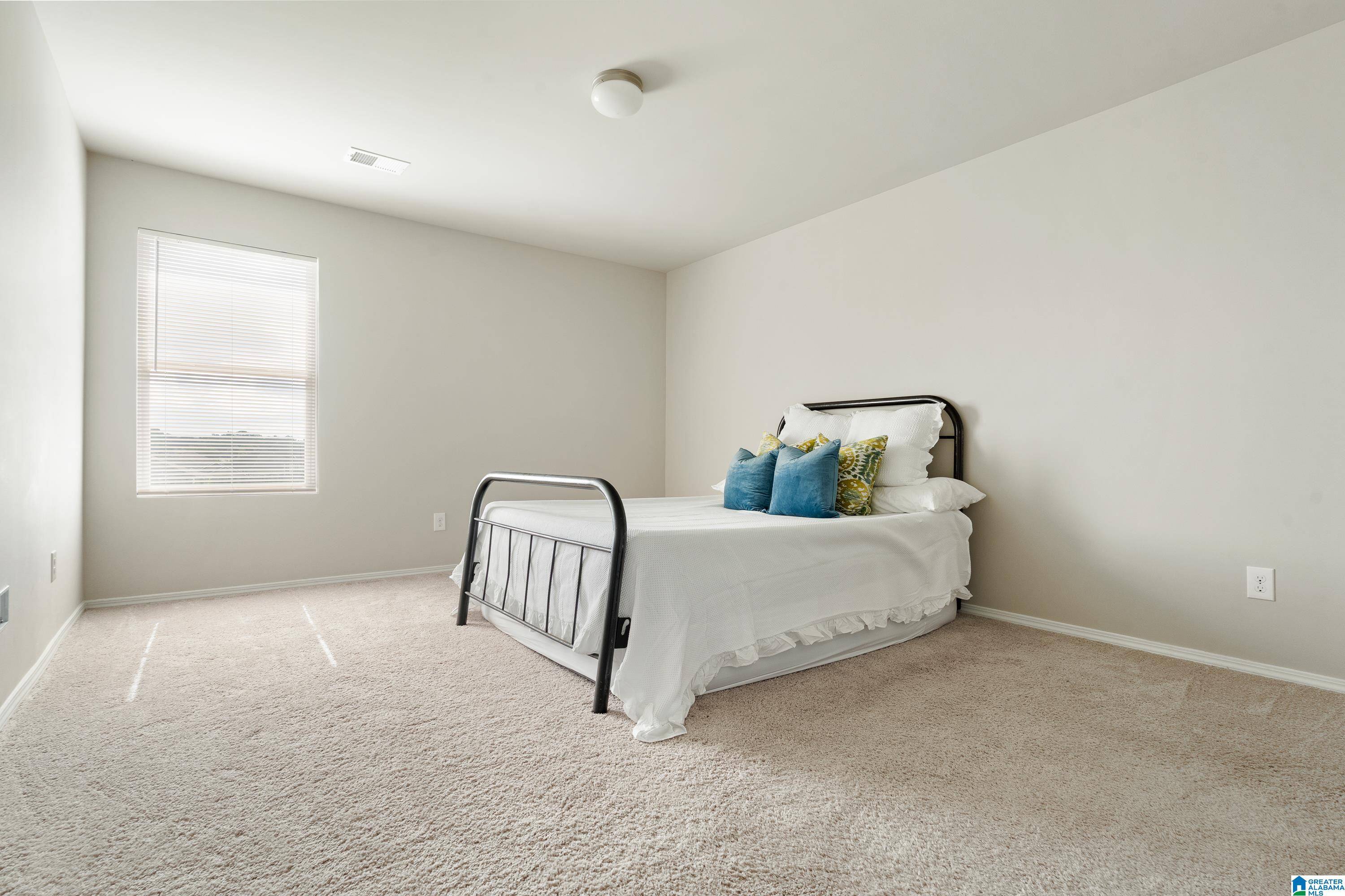 Montevallo, AL 35115,240 HILLCREST DRIVE