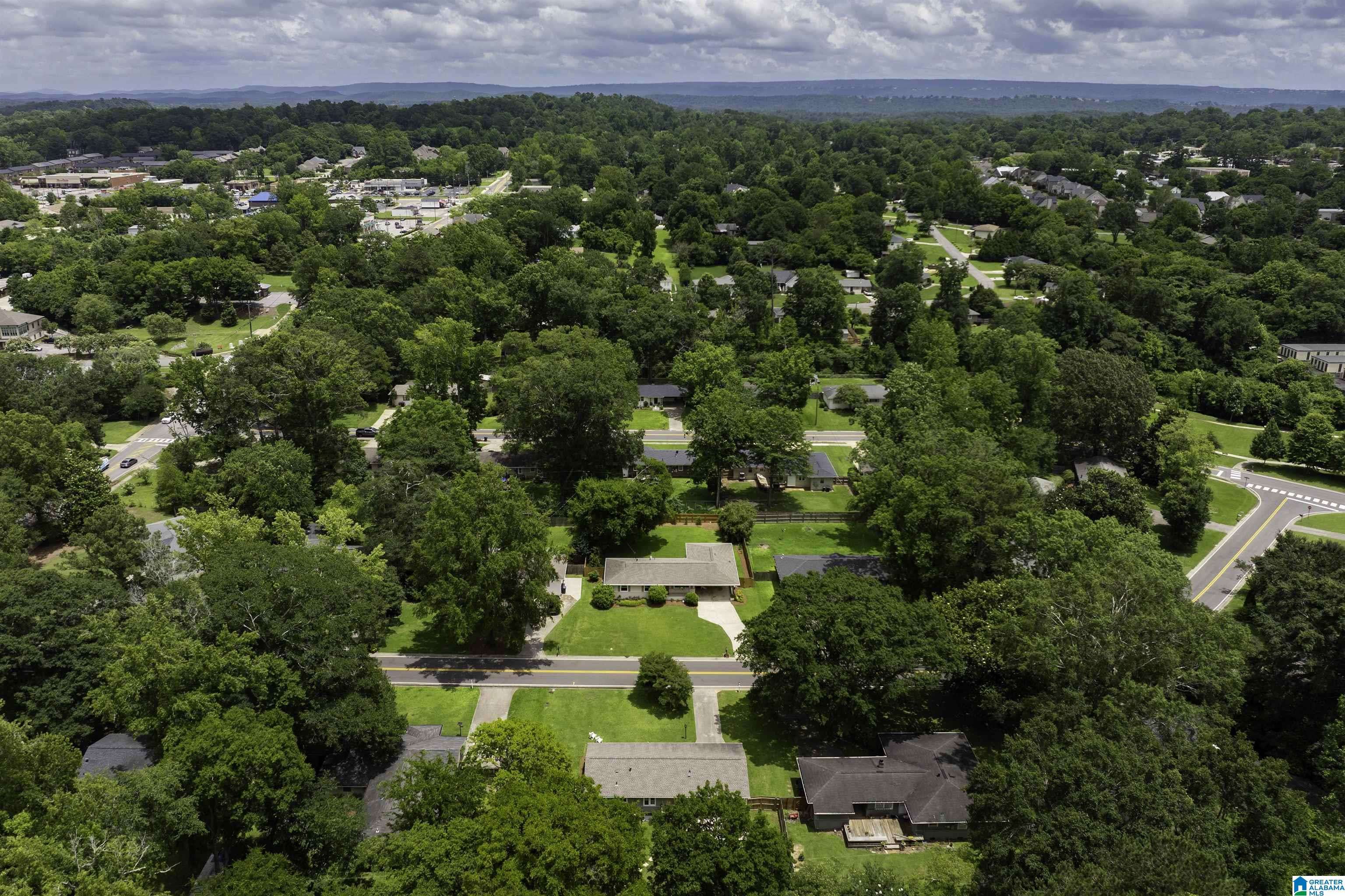 Vestavia Hills, AL 35243,4013 MEADOWLAWN DRIVE