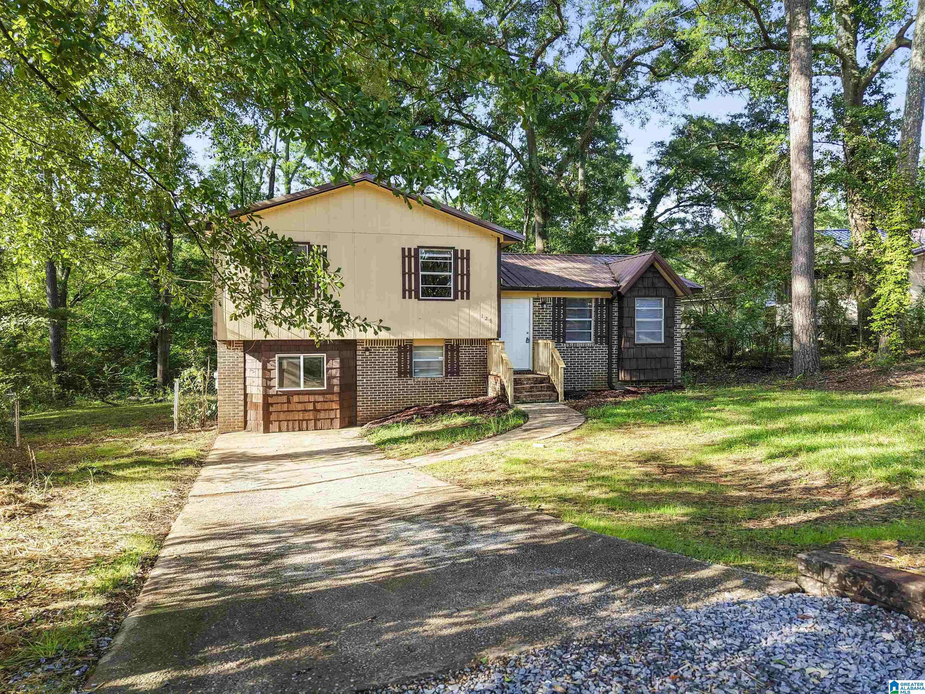 Hueytown, AL 35023,125 GREENRIDGE TERRACE