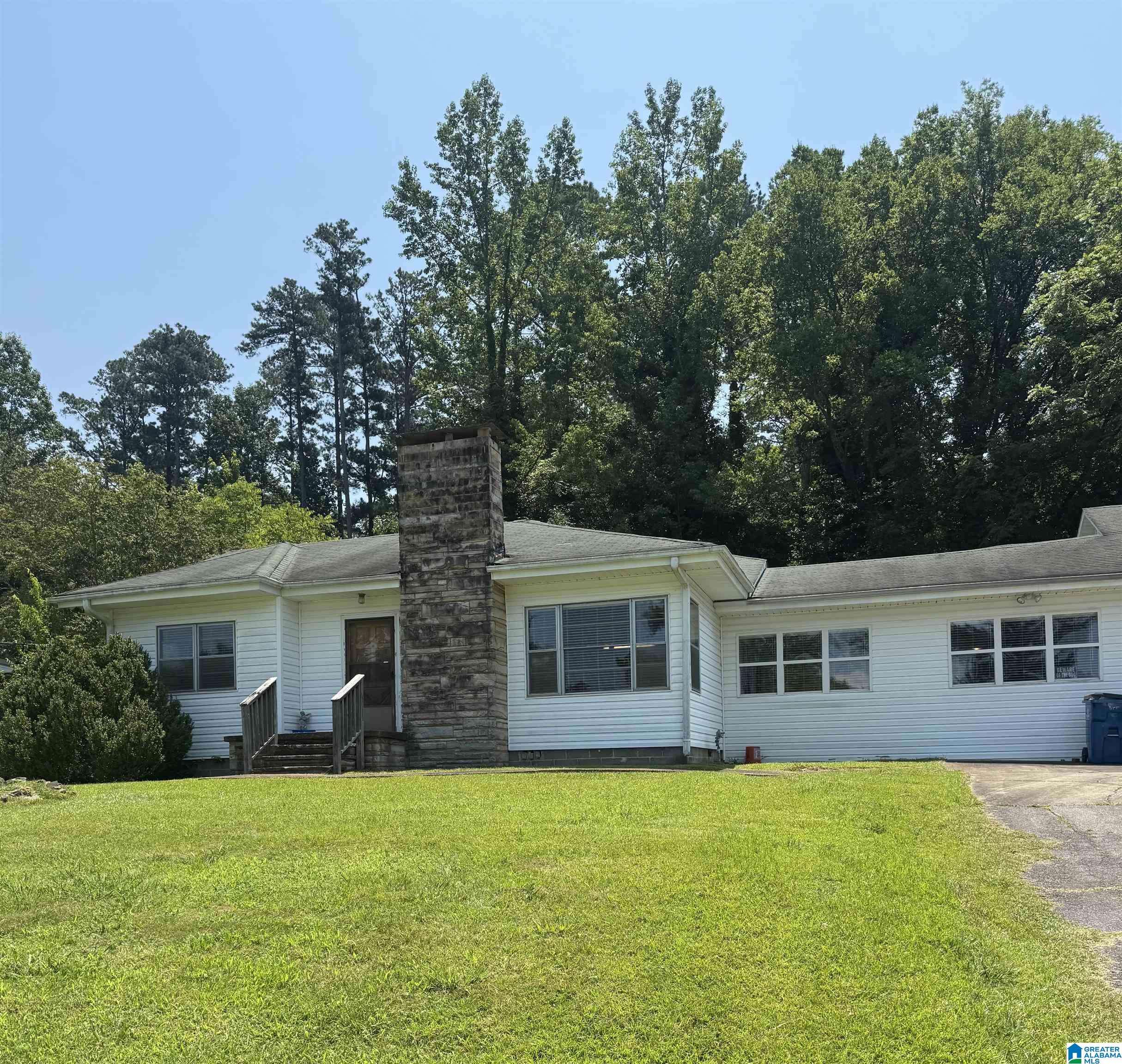 Oneonta, AL 35121,625 LAKESHORE DRIVE