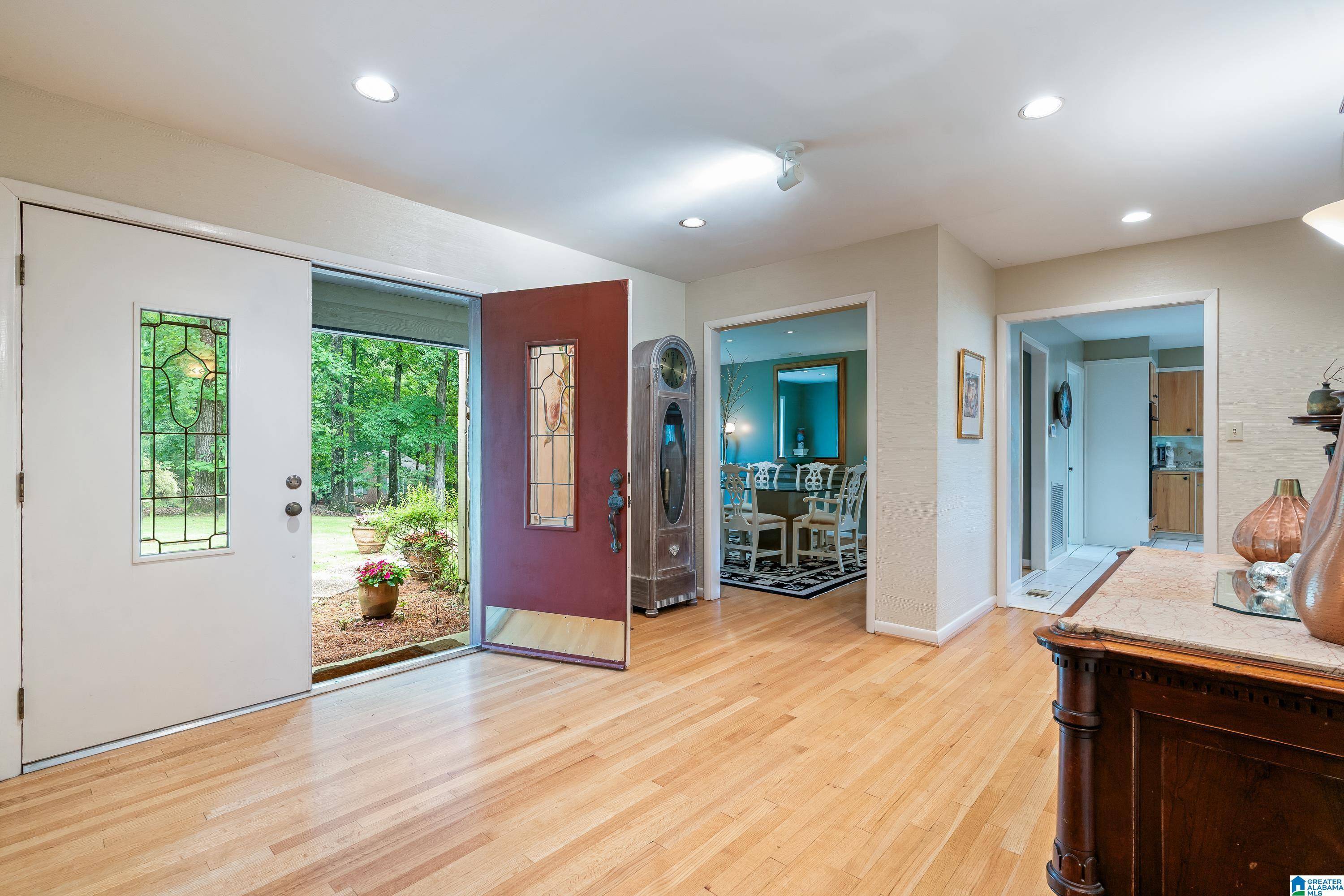 Vestavia Hills, AL 35243,3836 RIVER VIEW DRIVE
