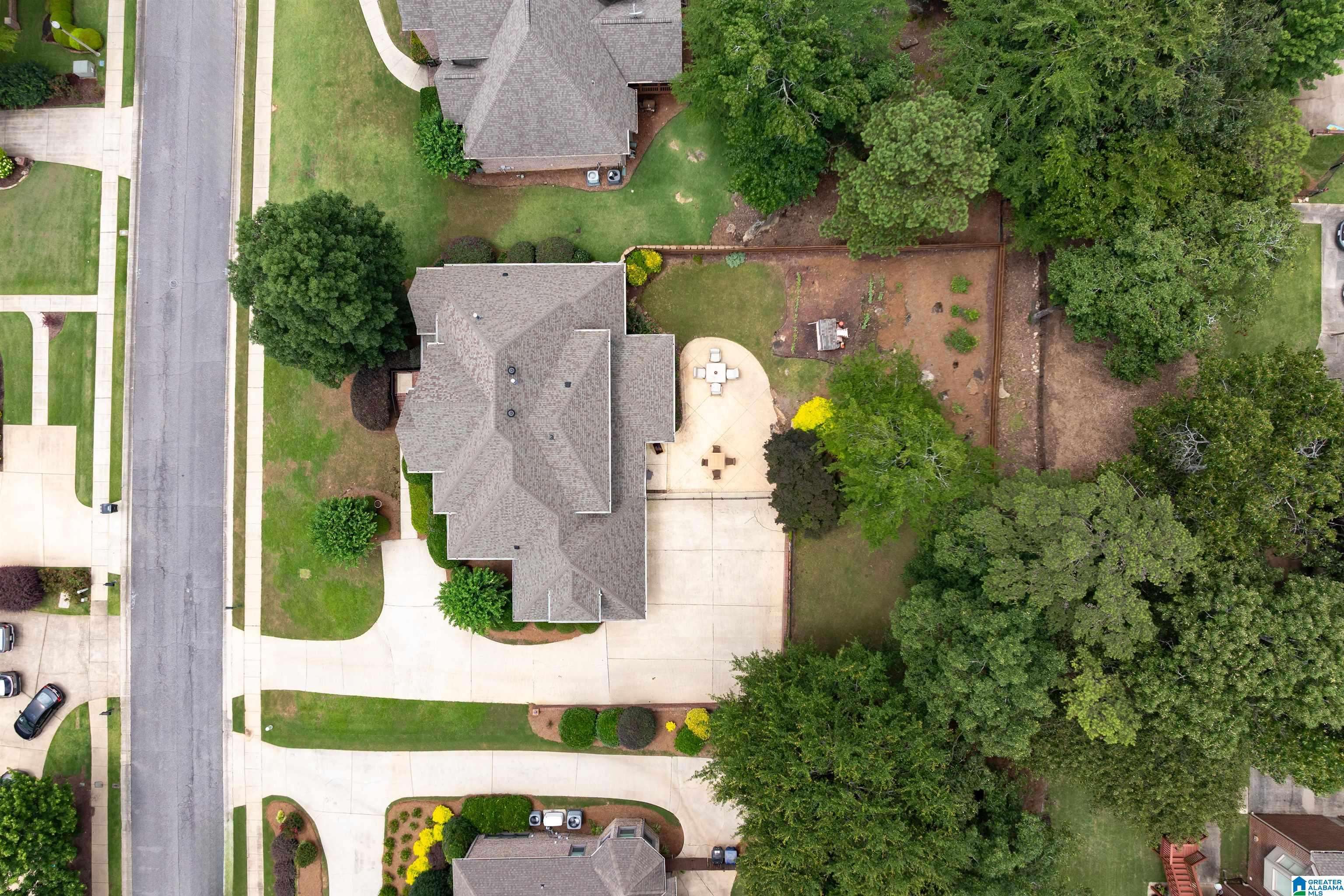 Hoover, AL 35226,5232 LAKE CREST CIRCLE