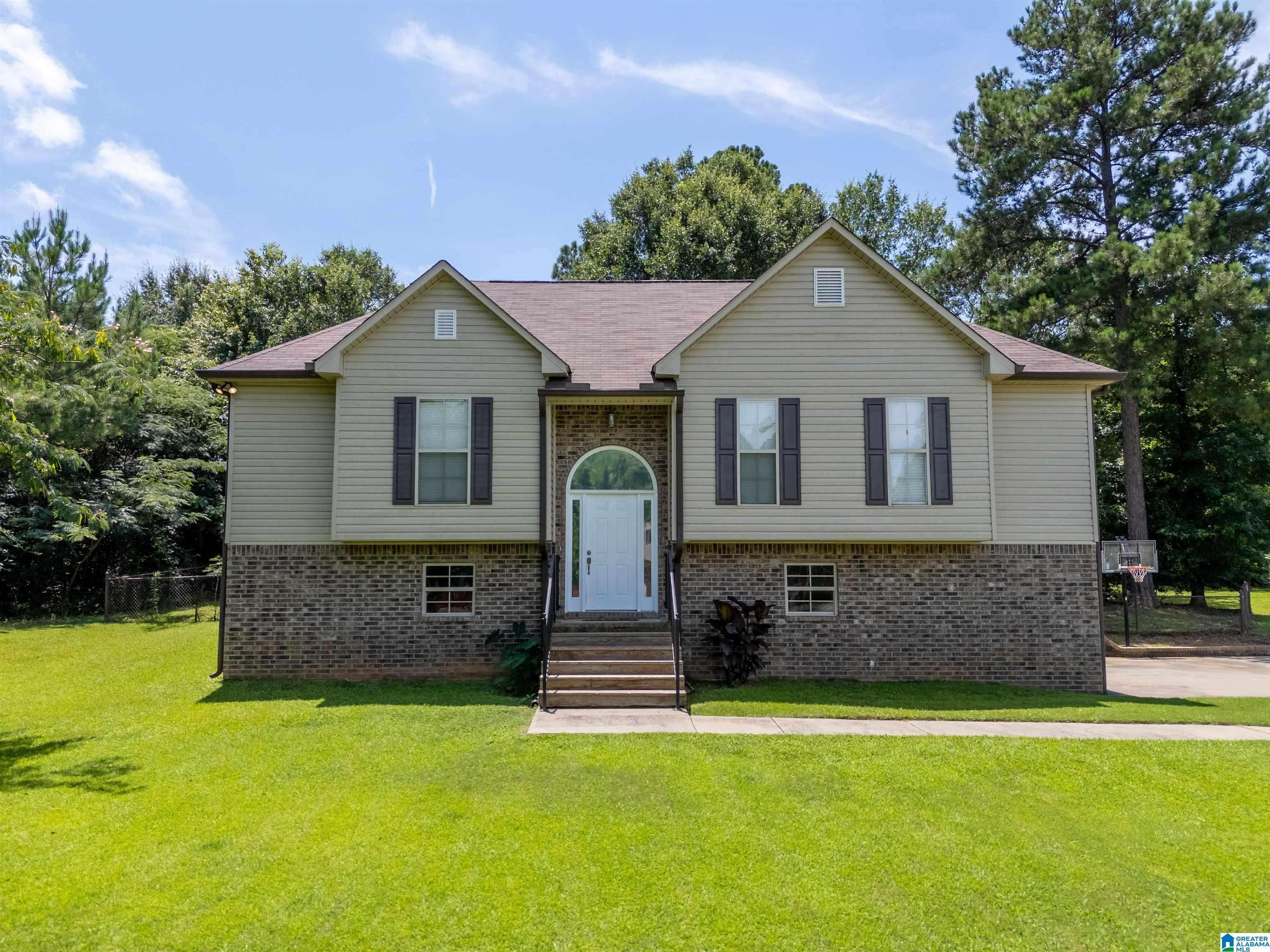 Pell City, AL 35125,560 HILLSTONE DRIVE