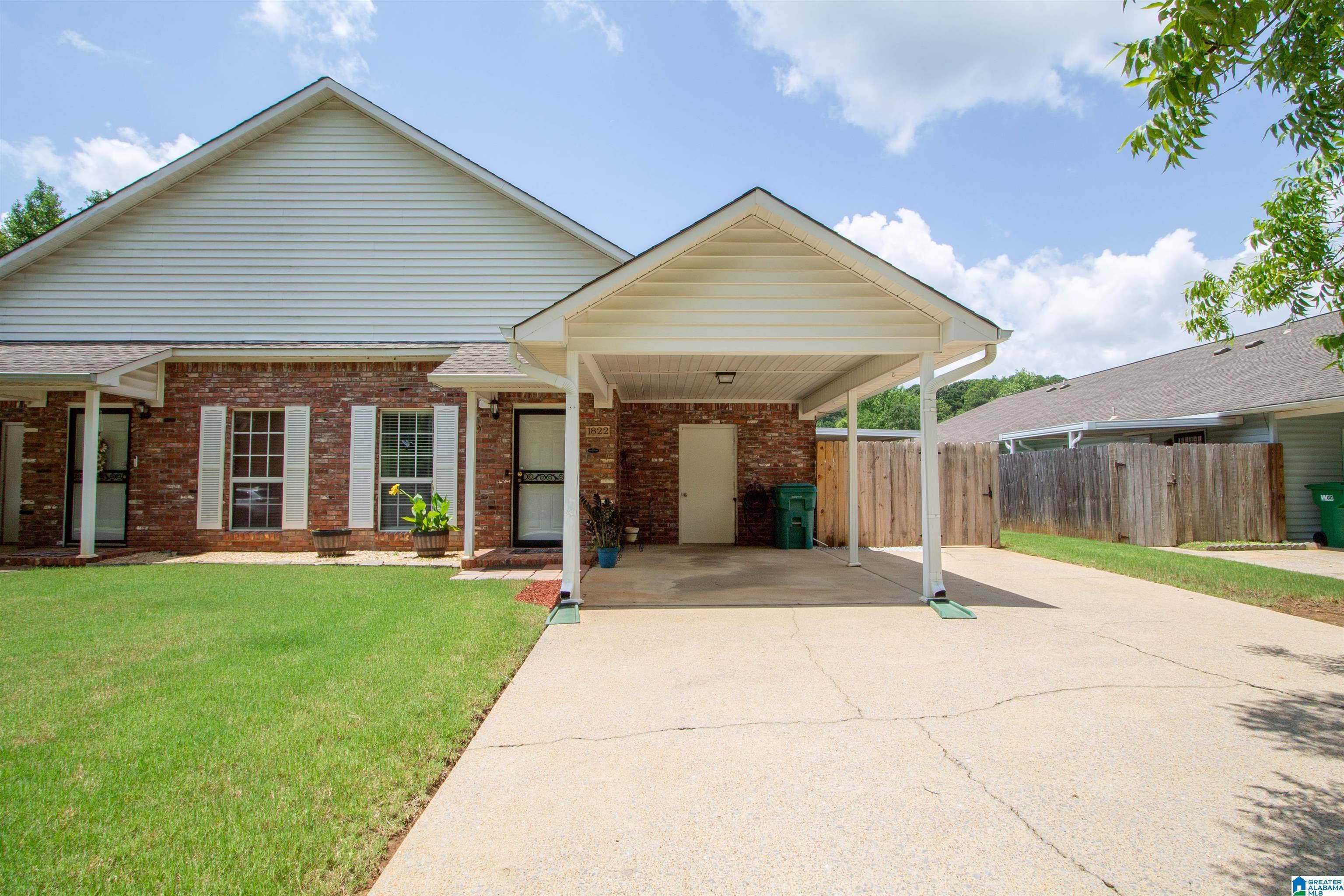 Center Point, AL 35215,1822 OAKLEAF LANE