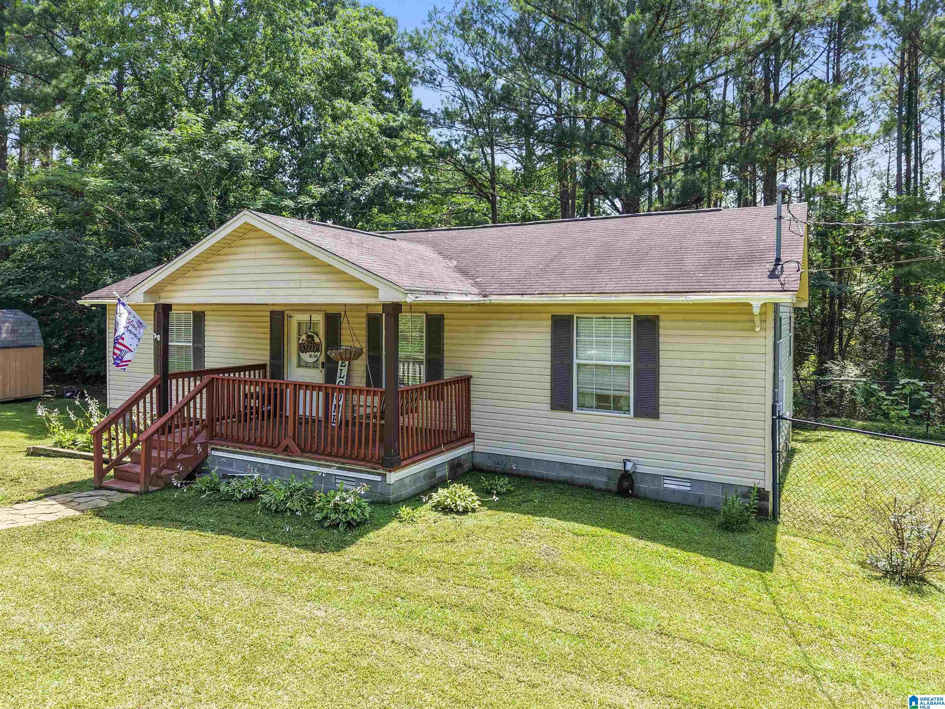 Warrior, AL 35180,9483 DADS HILL ROAD