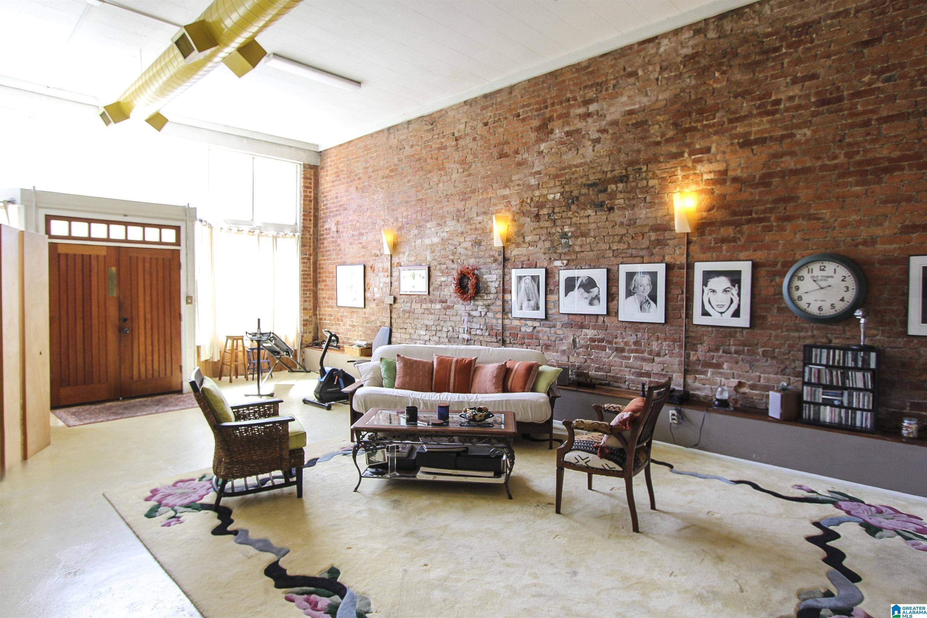 Anniston, AL 36201,0910 NOBLE STREET