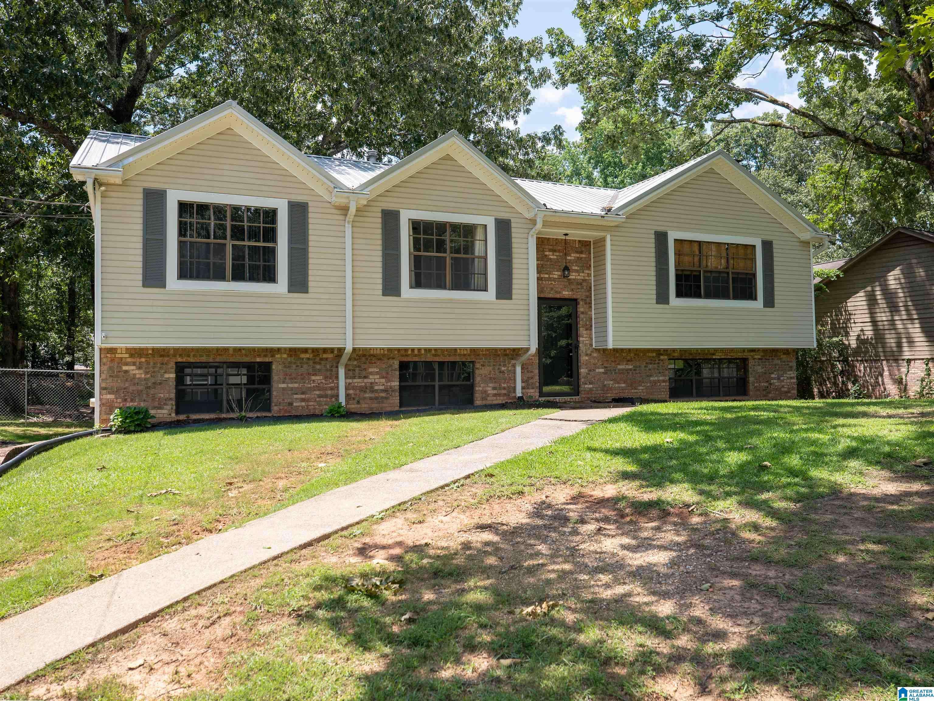 Hueytown, AL 35023,3018 LONE OAK ROAD