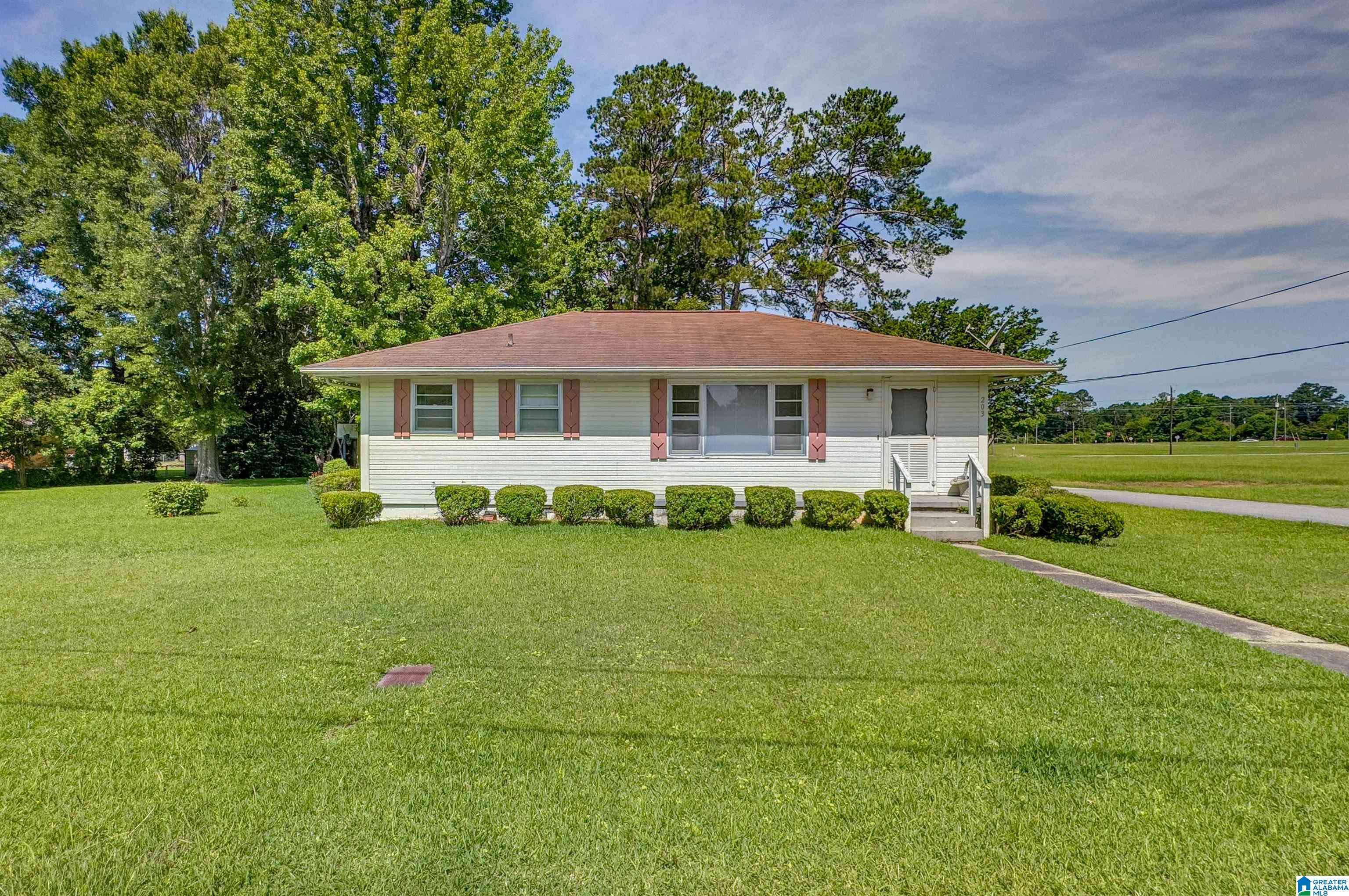 Clanton, AL 35045,203 PARRISH AVENUE