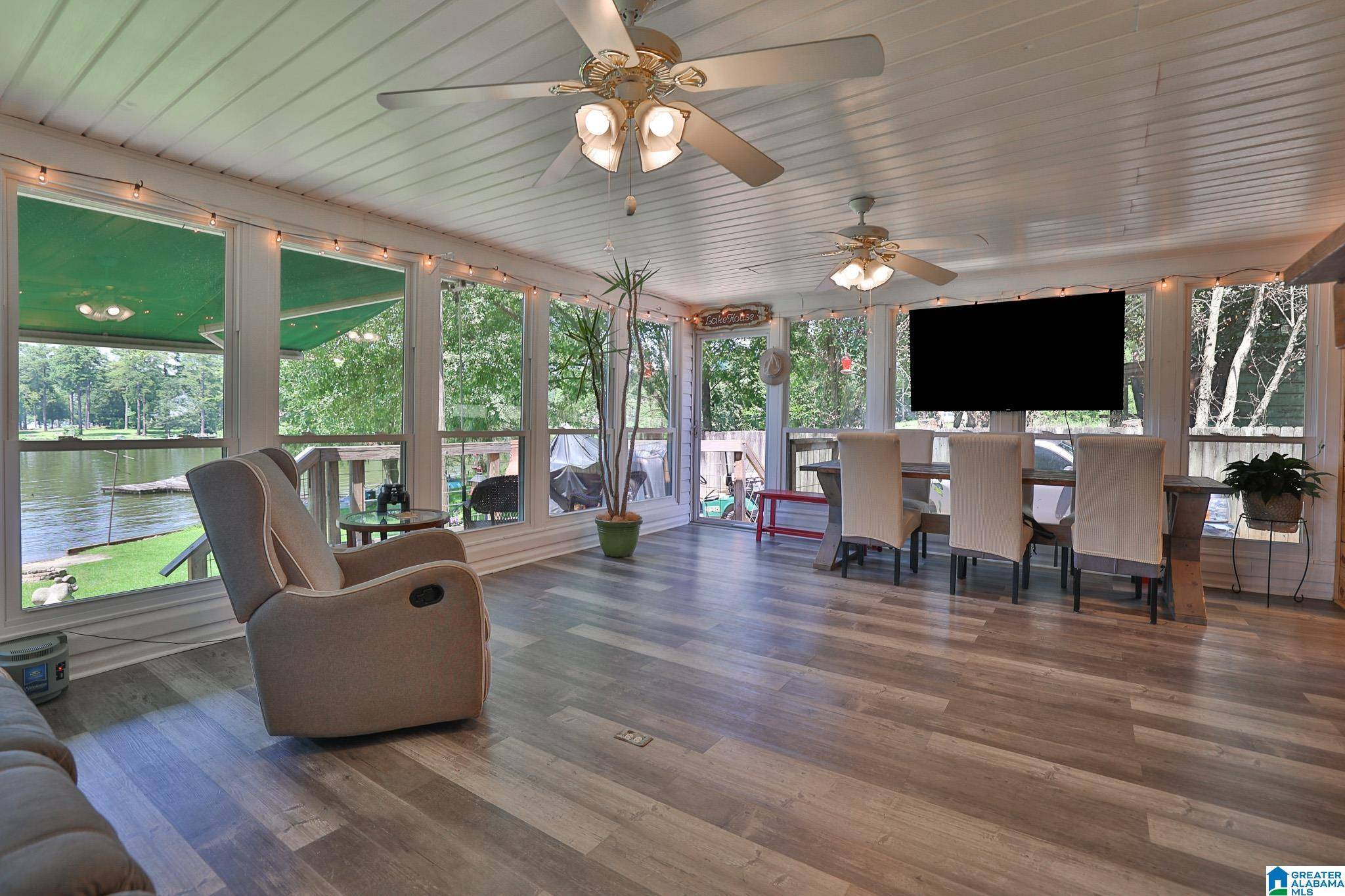 Cropwell, AL 35054,385 FISH TRAP ROAD