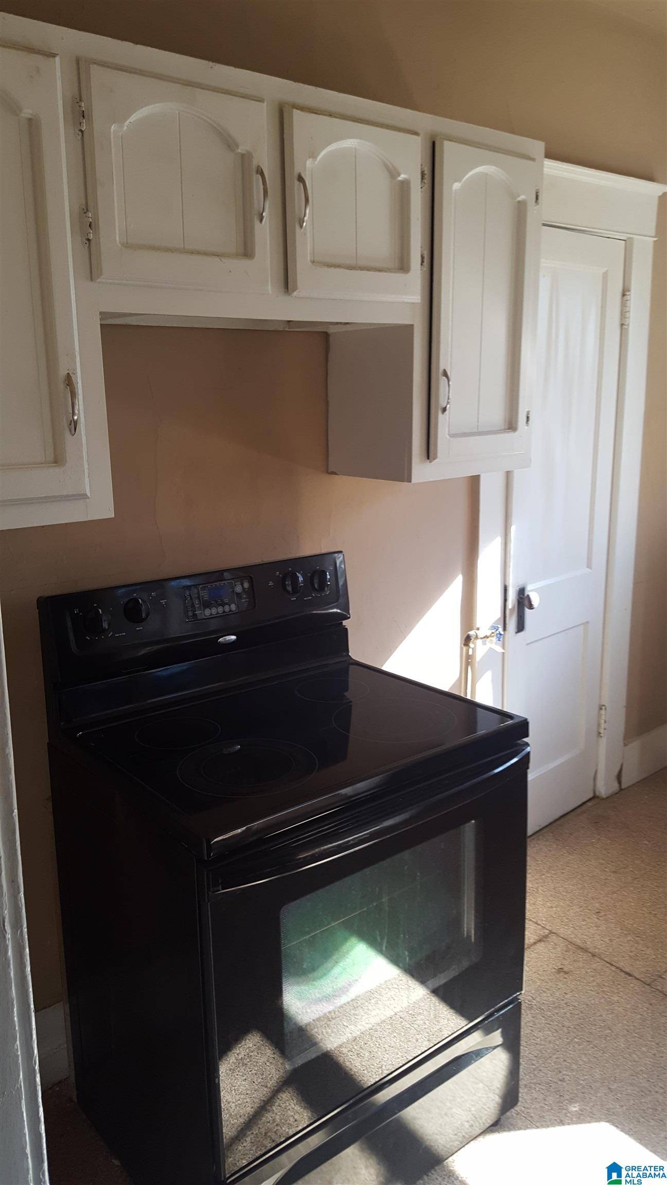 Fairfield, AL 35064,513 OAK PLACE