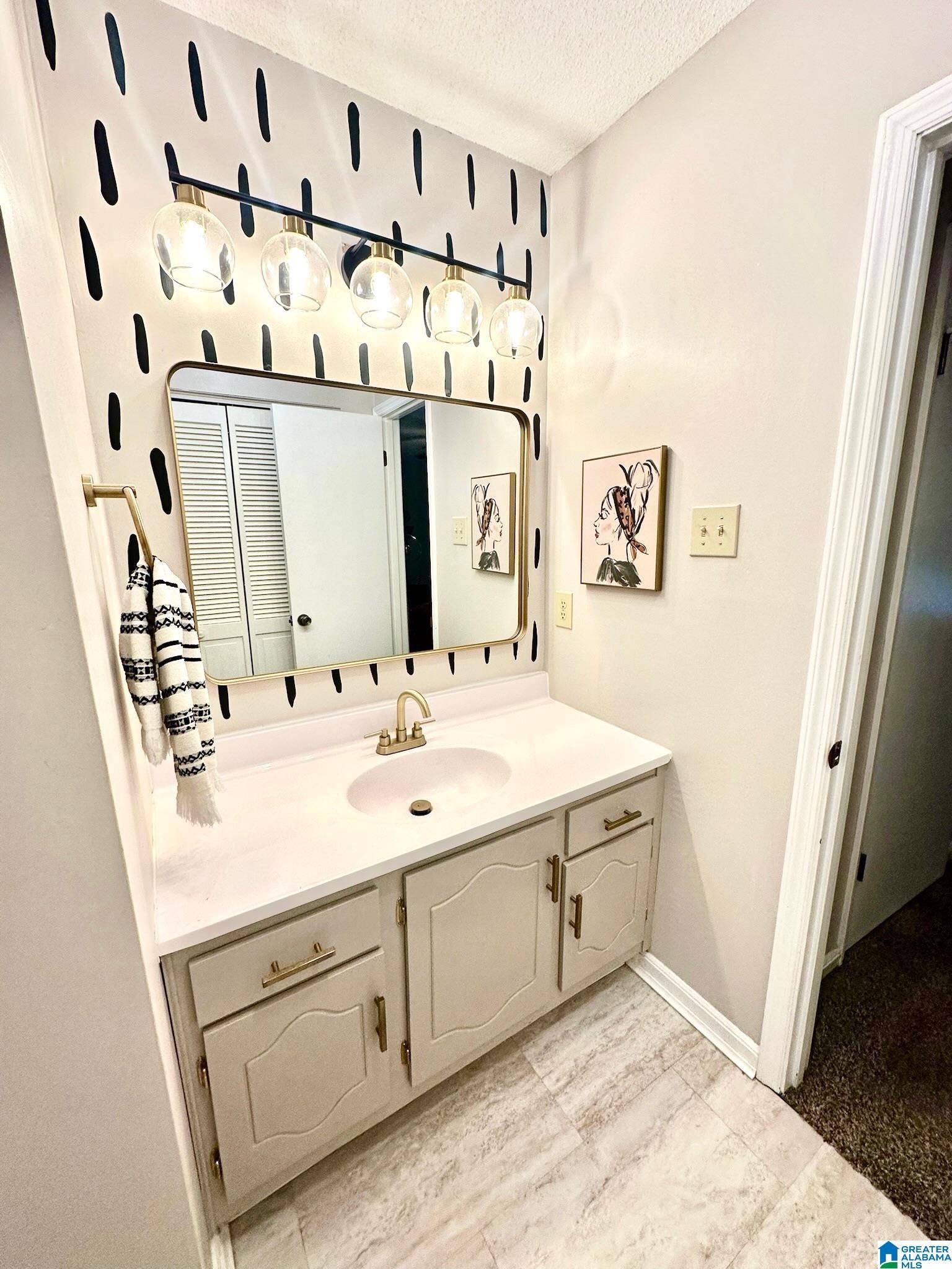 Vestavia Hills, AL 35243,3871 OVERTON MANOR TRAIL