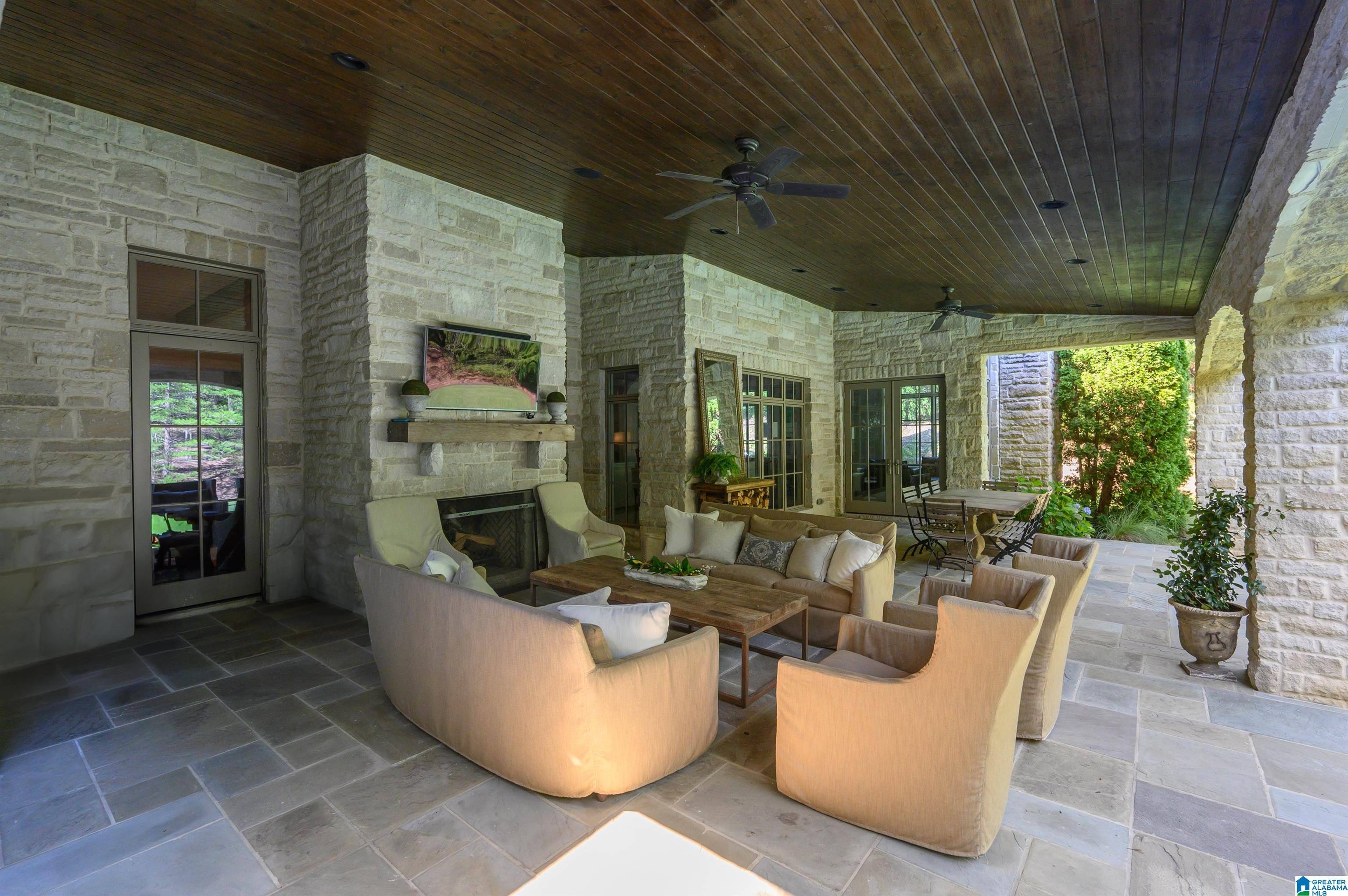 Vestavia Hills, AL 35242,4313 KINGS MOUNTAIN RIDGE