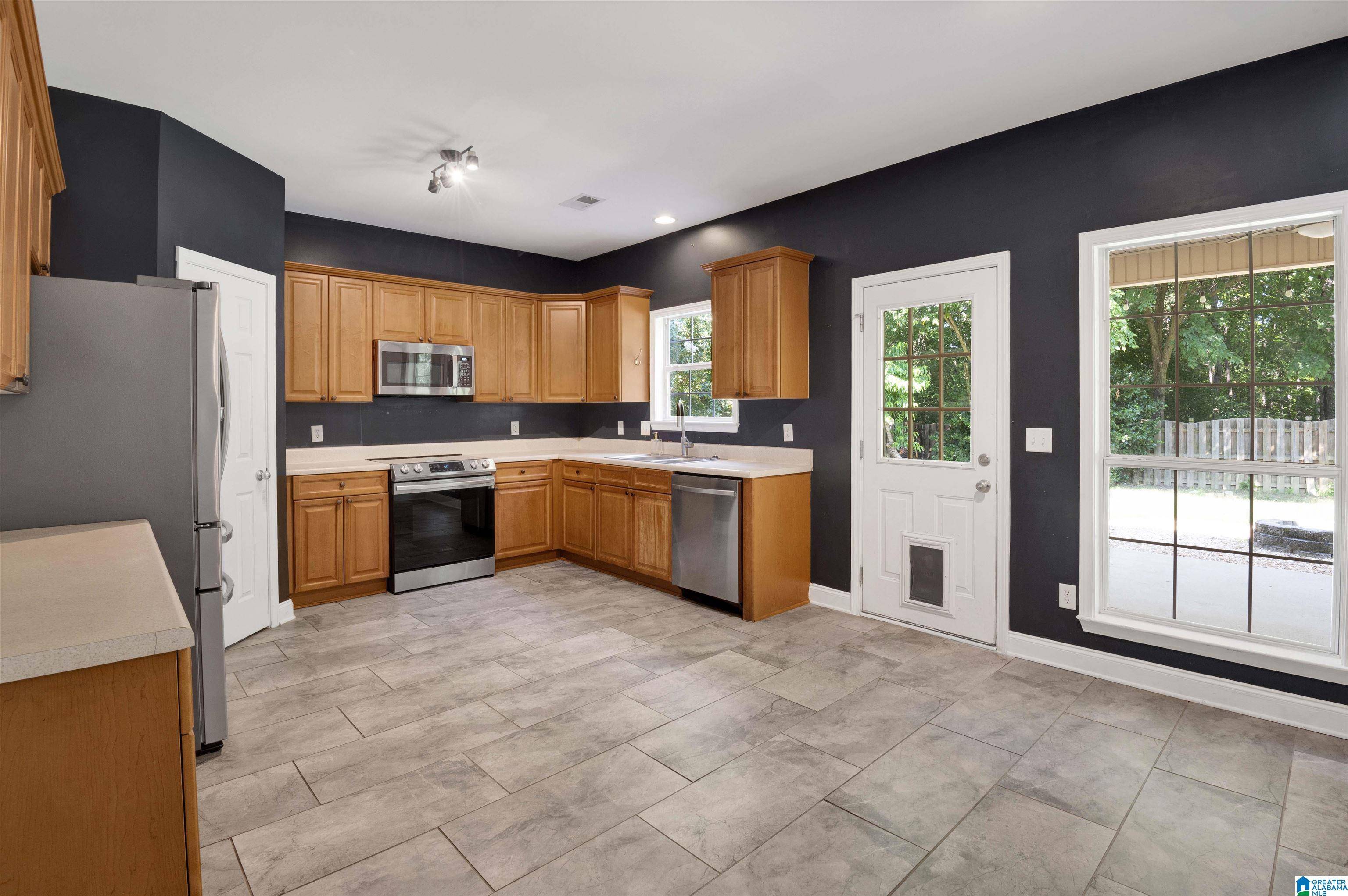 Helena, AL 35080,920 OLD CAHABA DRIVE