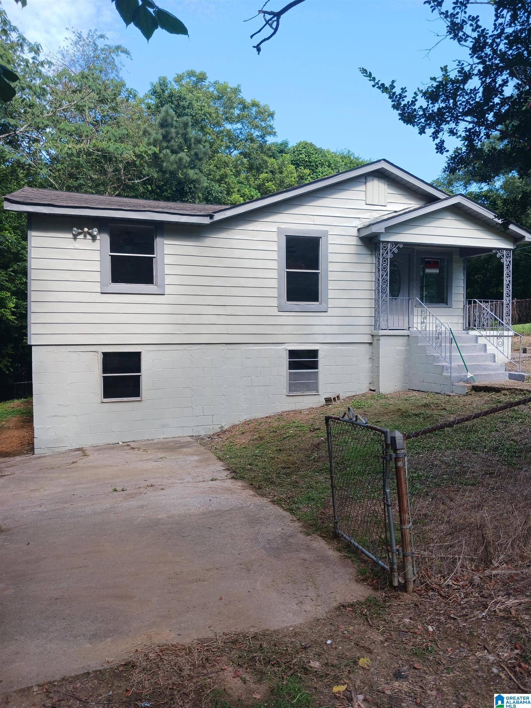 Hueytown, AL 35023,300 CARVER AVENUE