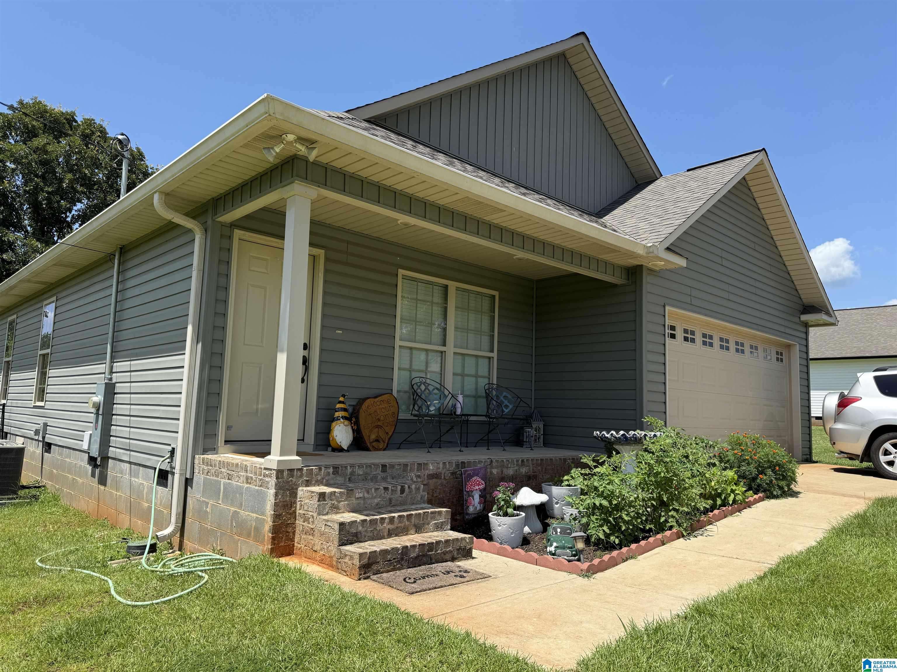 Anniston, AL 36207,276 HAWK PASS