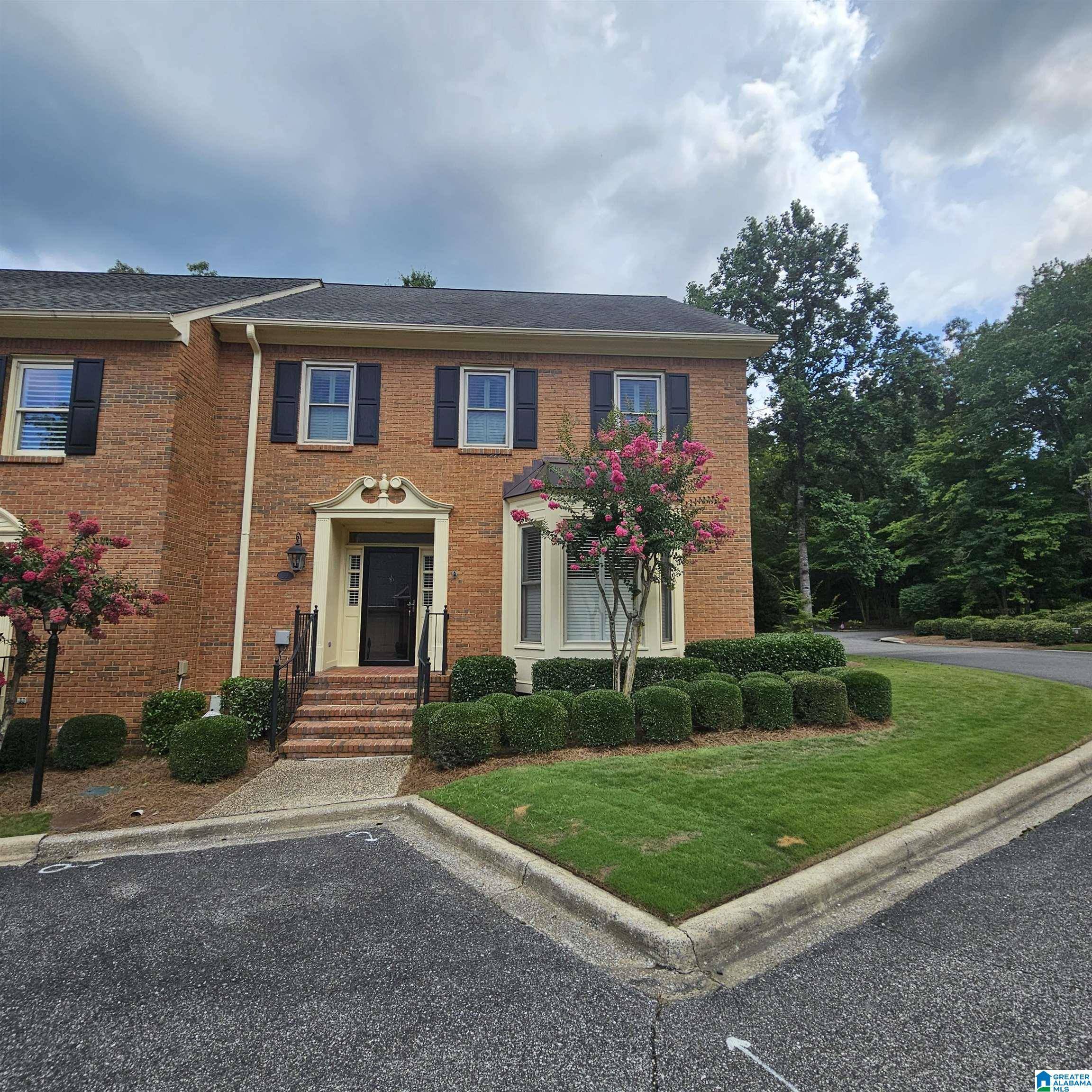 Hoover, AL 35244,33 THE OAKS CIRCLE