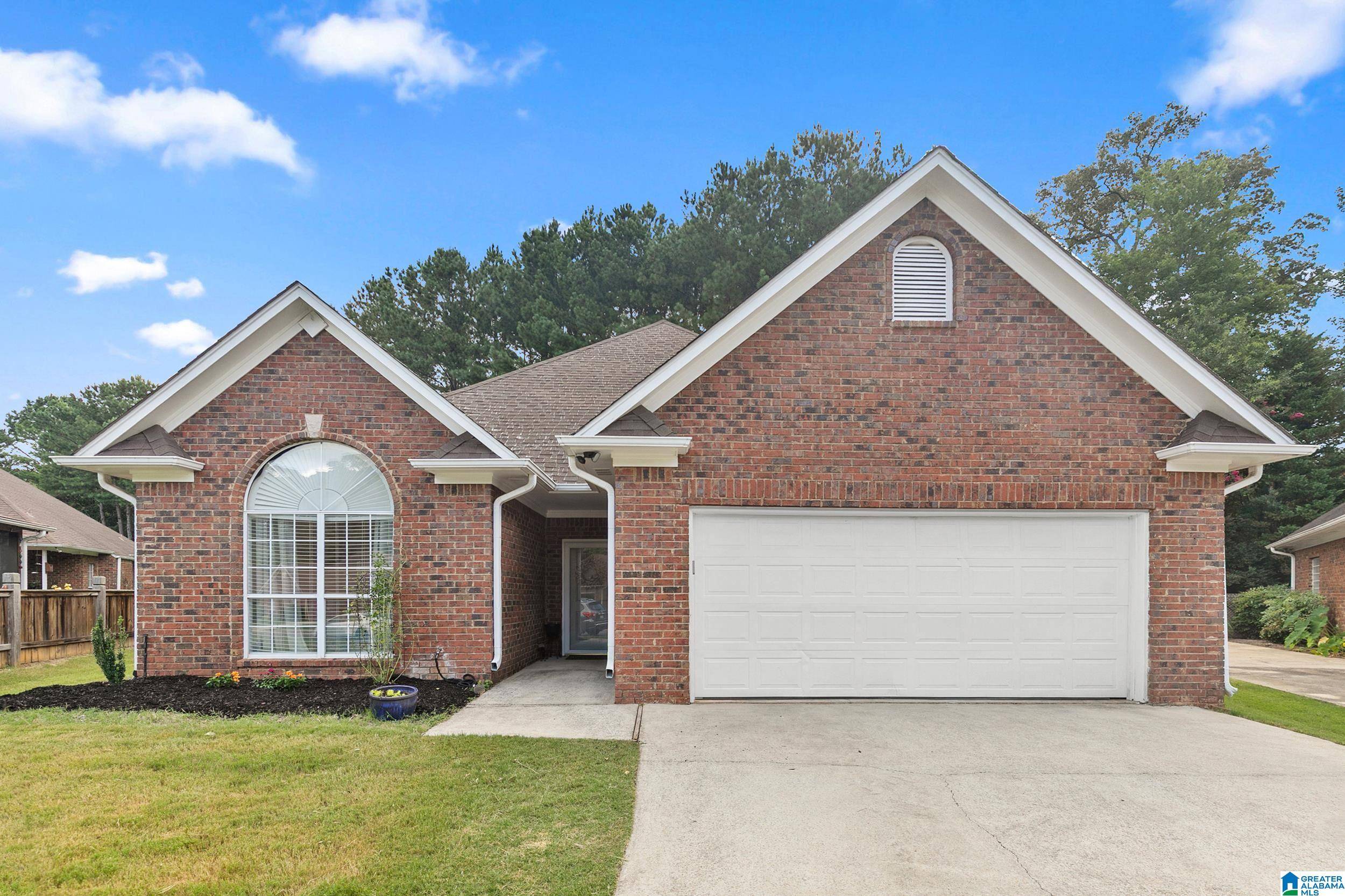 Trussville, AL 35173,4472 PARKWOOD CIRCLE
