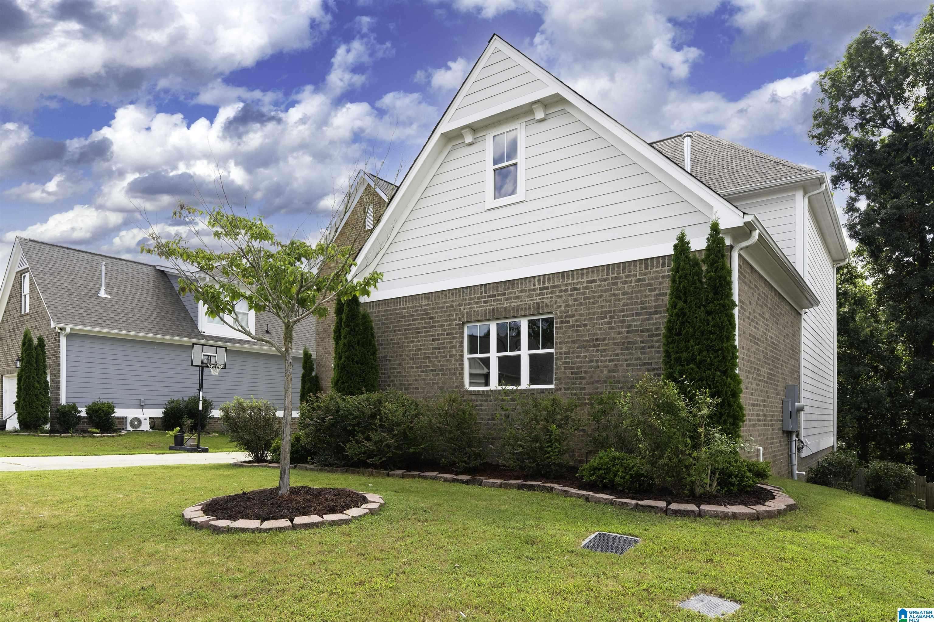 Helena, AL 35080,865 MADISON LANE