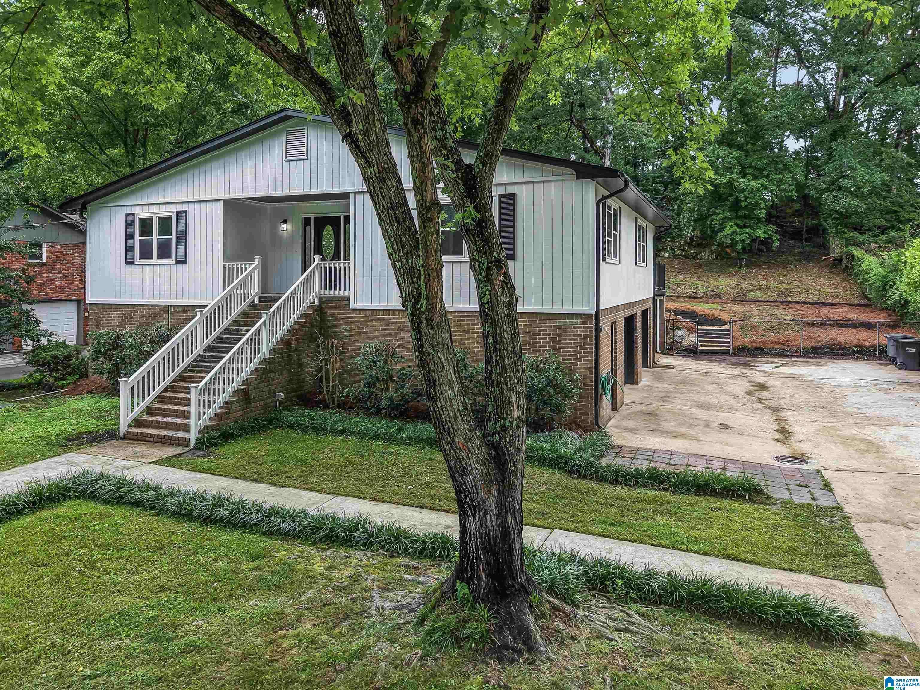 Trussville, AL 35173,113 WOODLAND CIRCLE