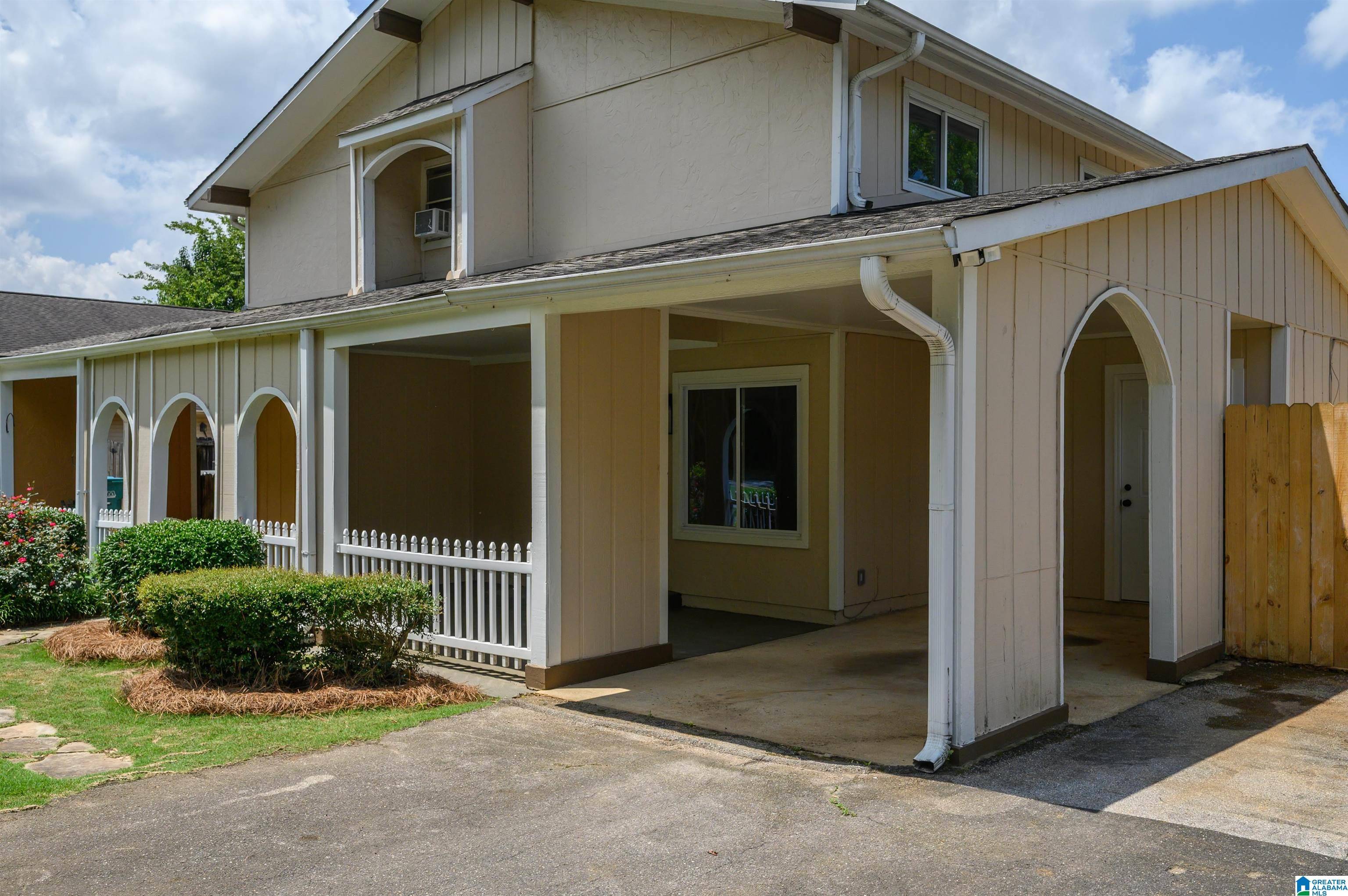 Center Point, AL 35215,1834 OAKLEAF LANE