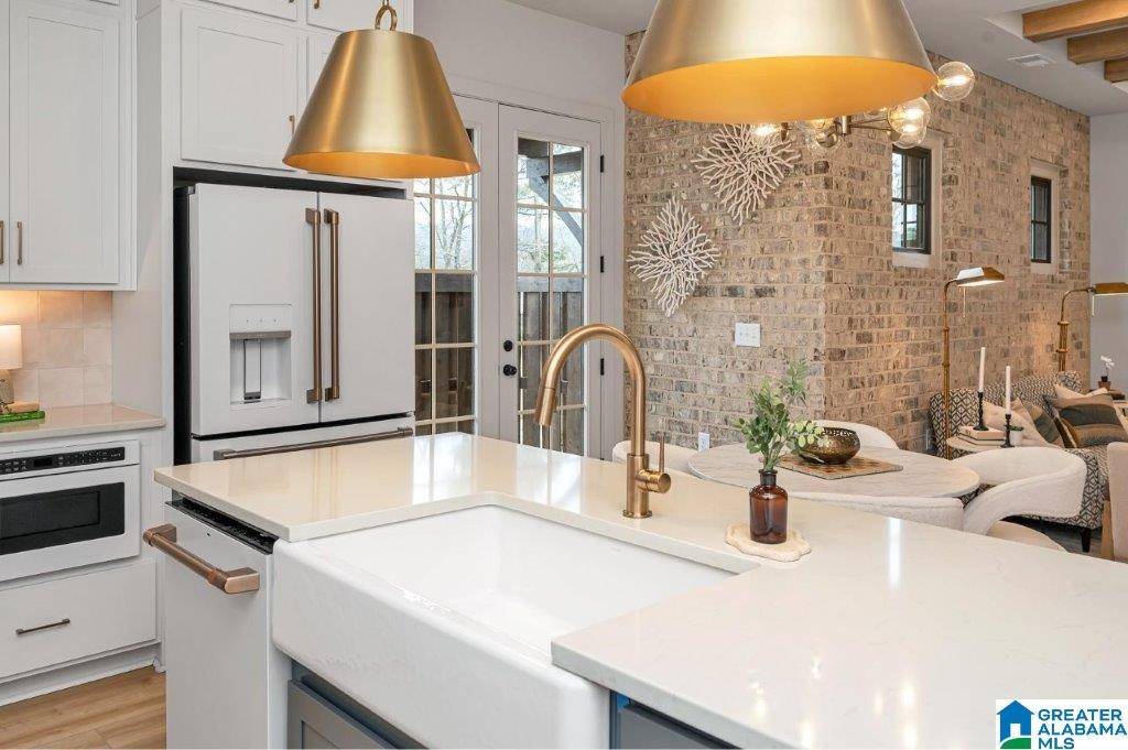 Hoover, AL 35244,1686 THATCHAM LANE