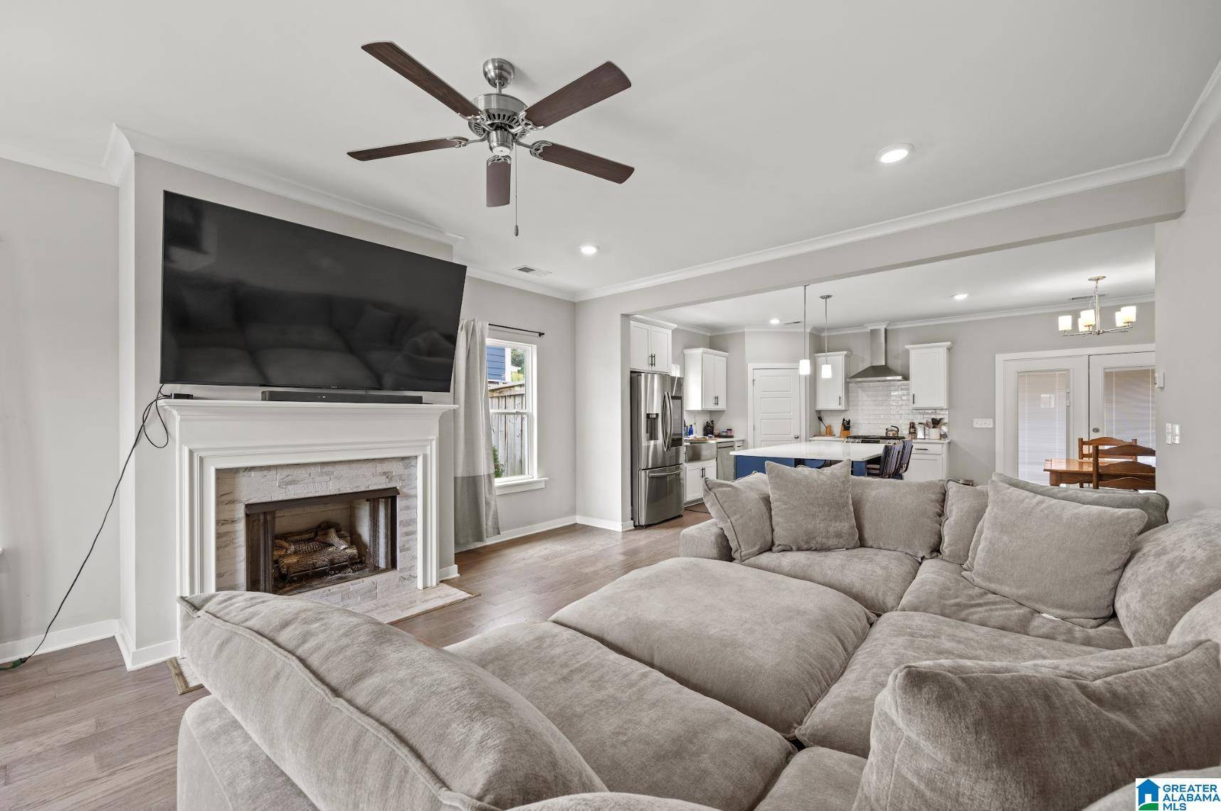 Helena, AL 35080,911 WHITE BARN CIRCLE