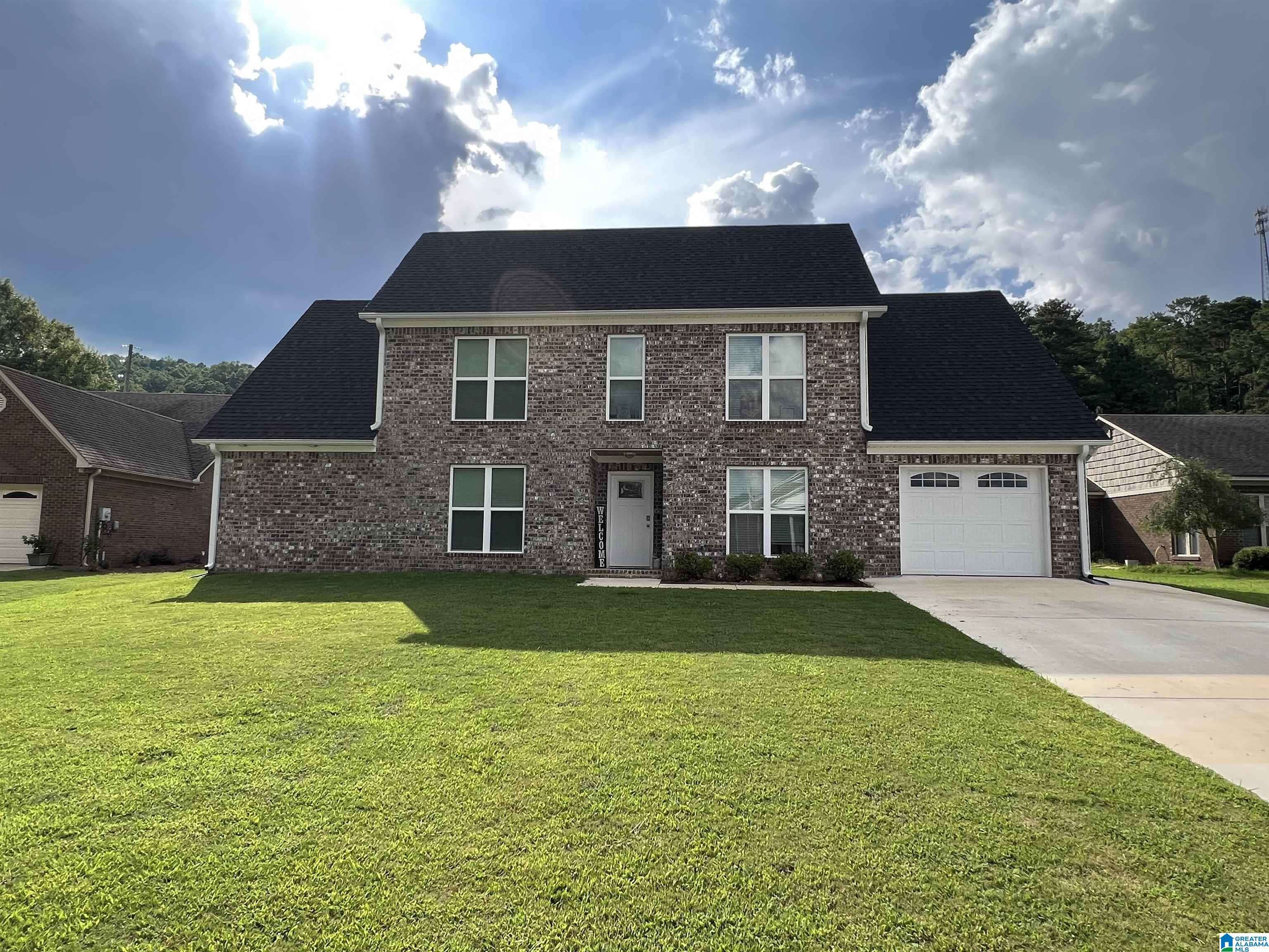 Oneonta, AL 35121,902 PARK AVENUE