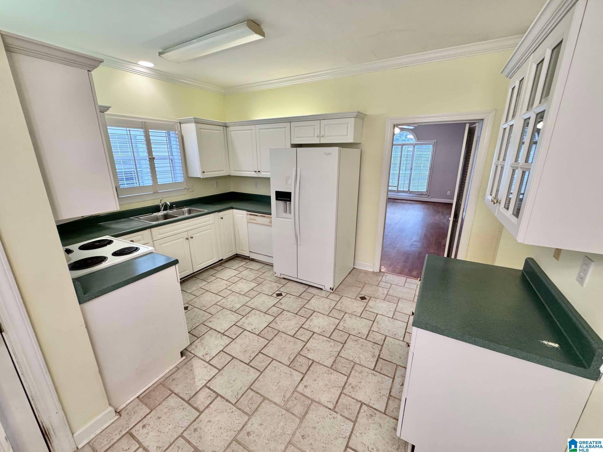 Vestavia Hills, AL 35243,4101 AUTUMN LANE