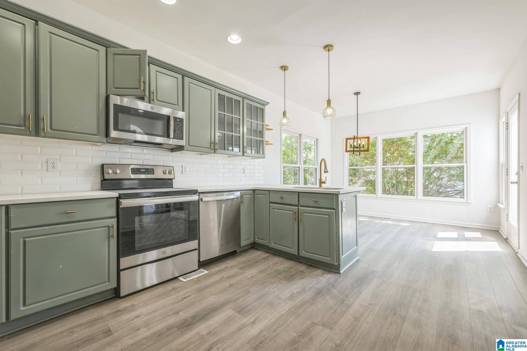 Vestavia Hills, AL 35216,2826 SEVEN OAKS CIRCLE