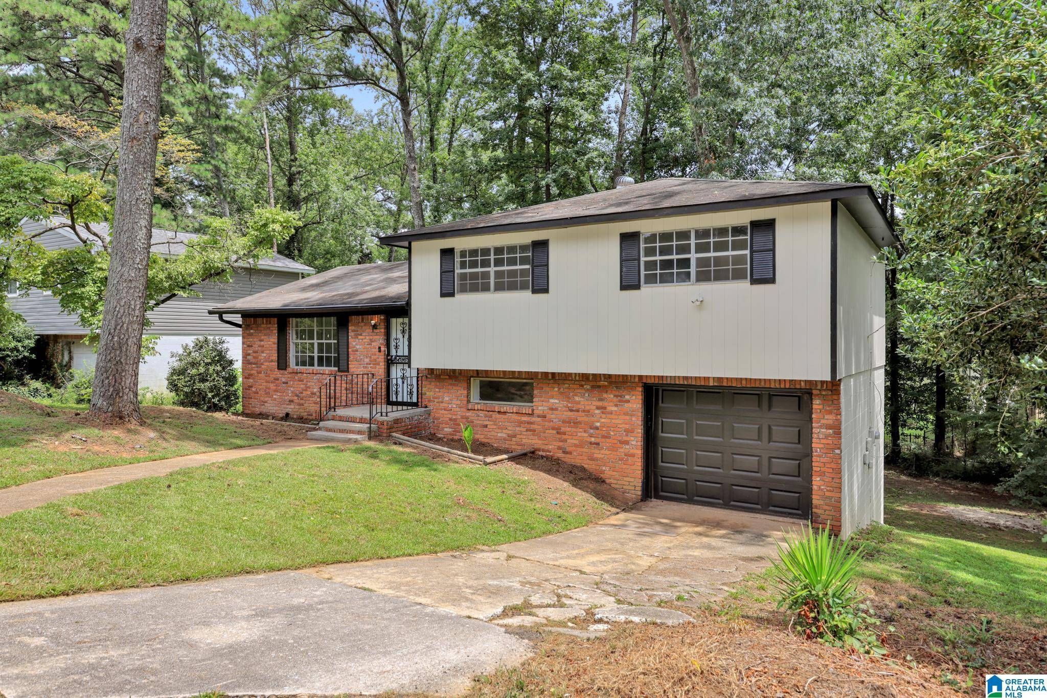 Birmingham, AL 35210,5249 GOLDMAR DRIVE