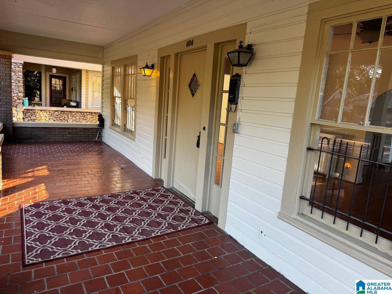 Birmingham, AL 35205,604 10TH AVENUE S