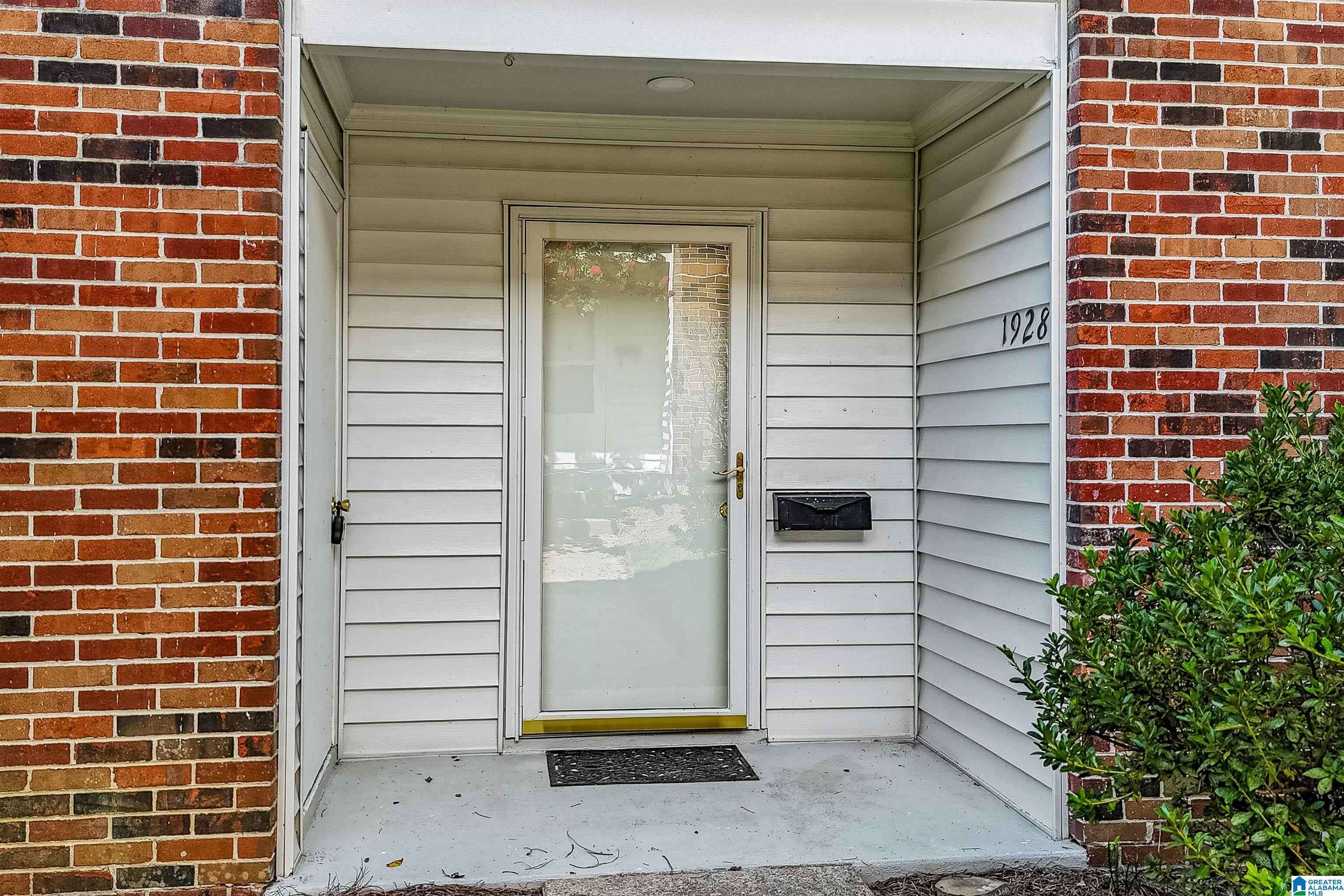 Homewood, AL 35216,1928 SHADES CLIFF TERRACE #1928