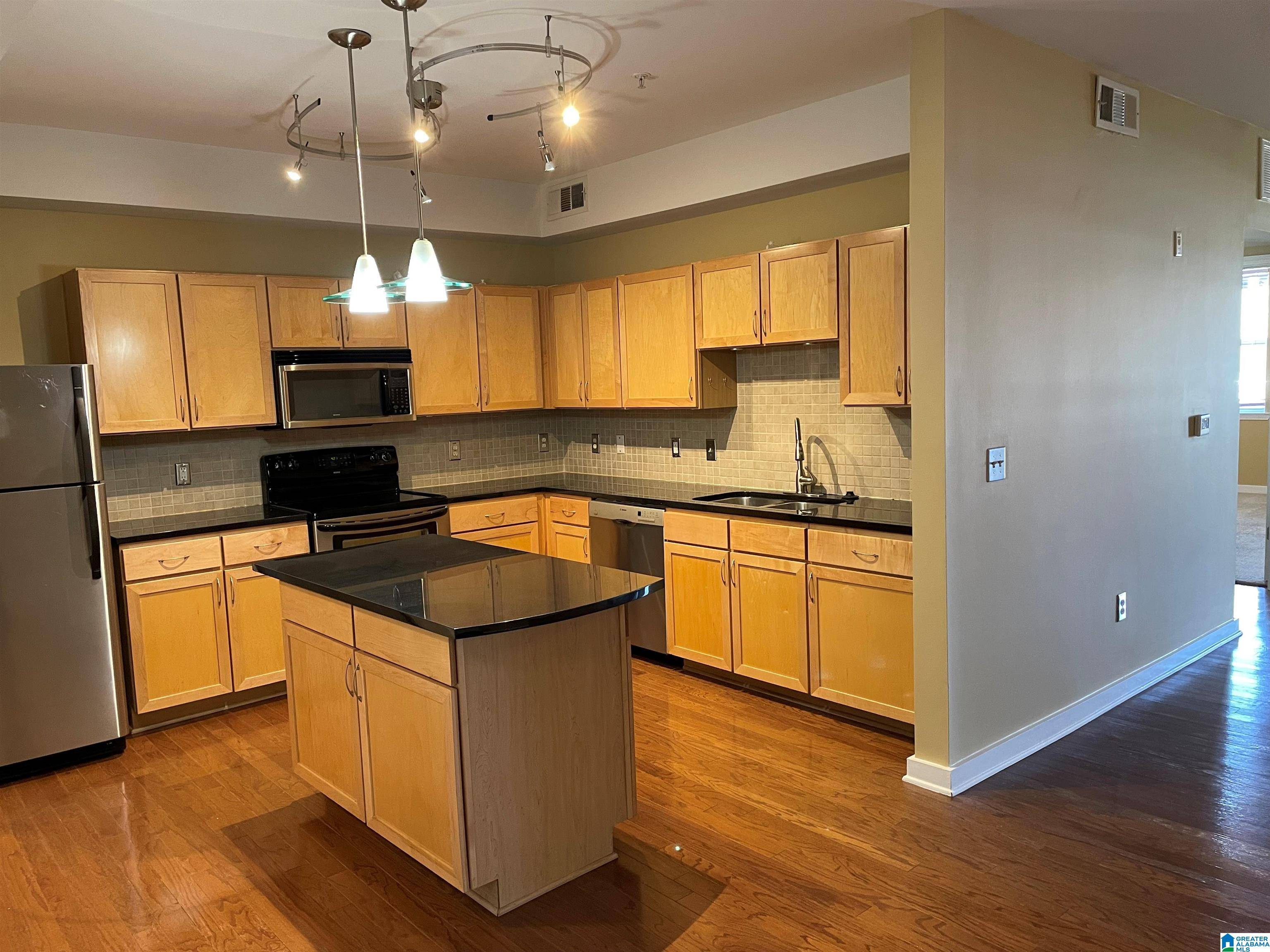 Birmingham, AL 35233,401 20TH STREET #403