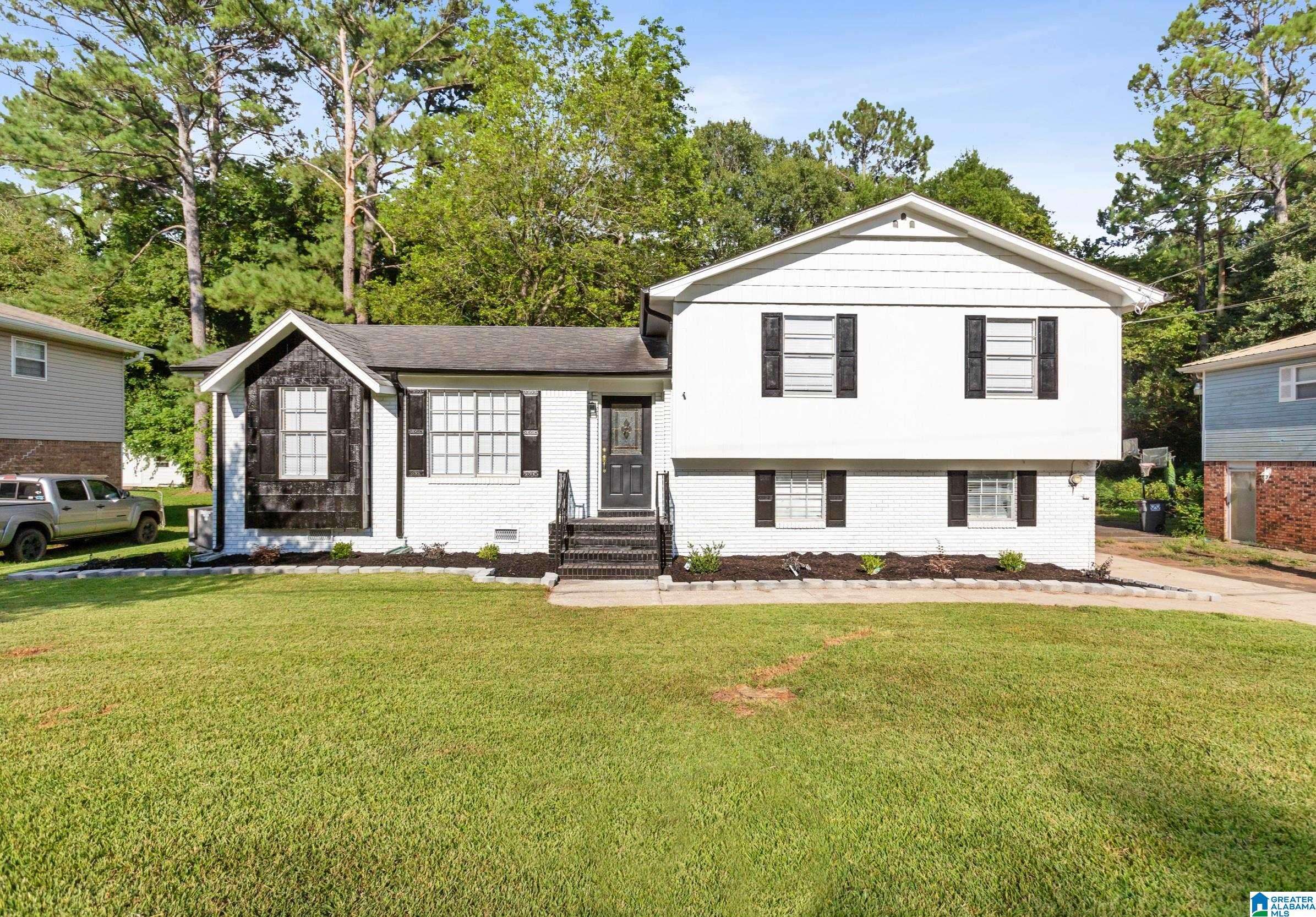 Hueytown, AL 35023,2707 NOVEL DRIVE