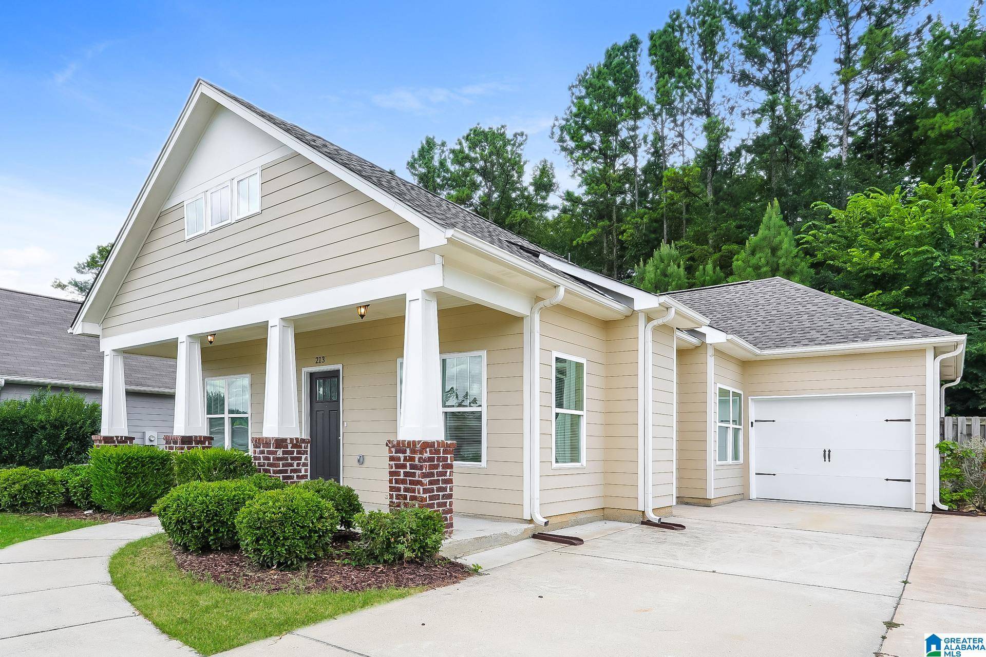 Calera, AL 35040,213 HAMPTON DRIVE