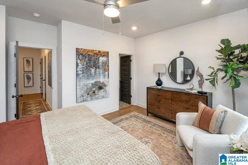 Hoover, AL 35244,1696 THATCHAM LANE #5574