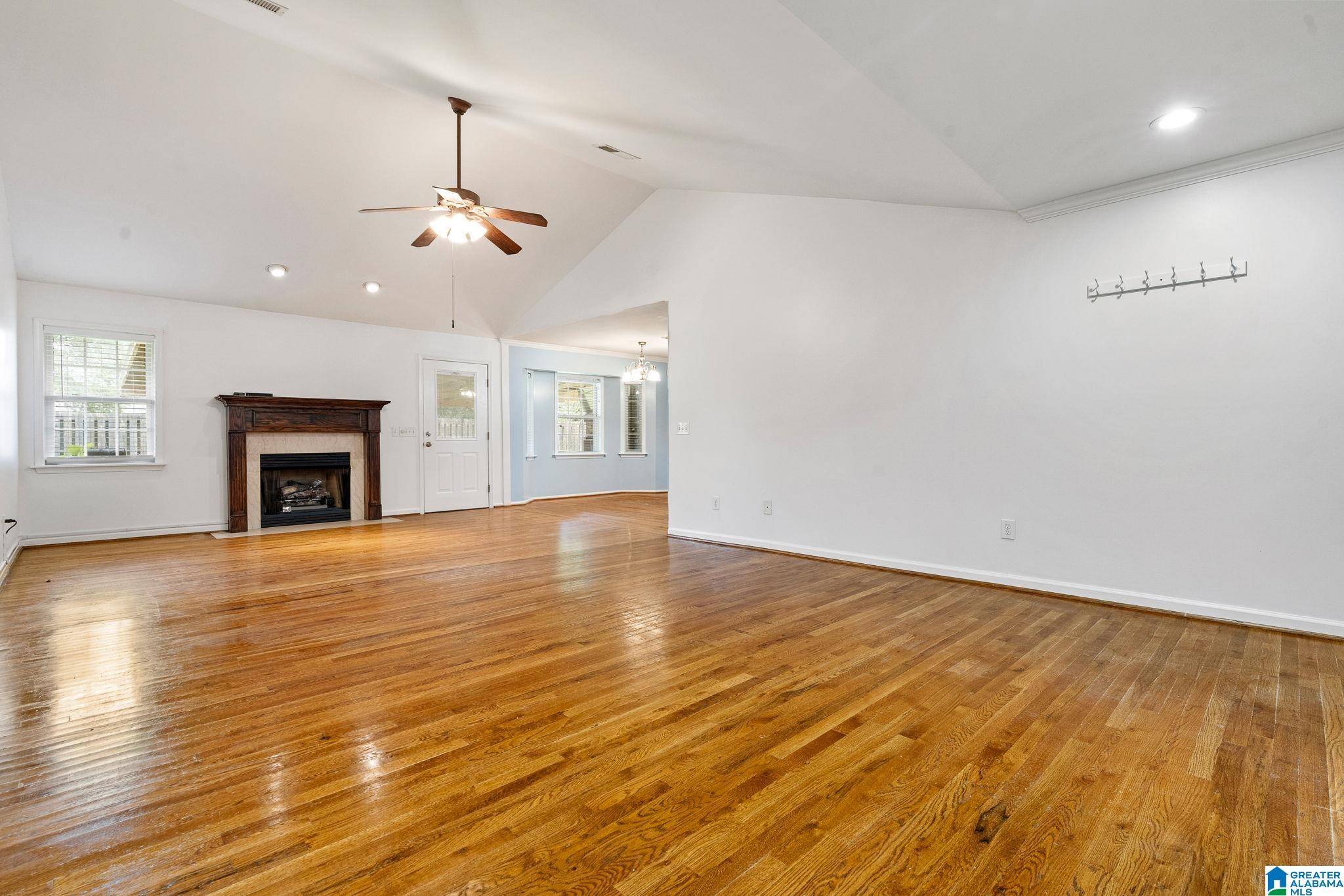 Fultondale, AL 35068,3129 DOWNS ROAD