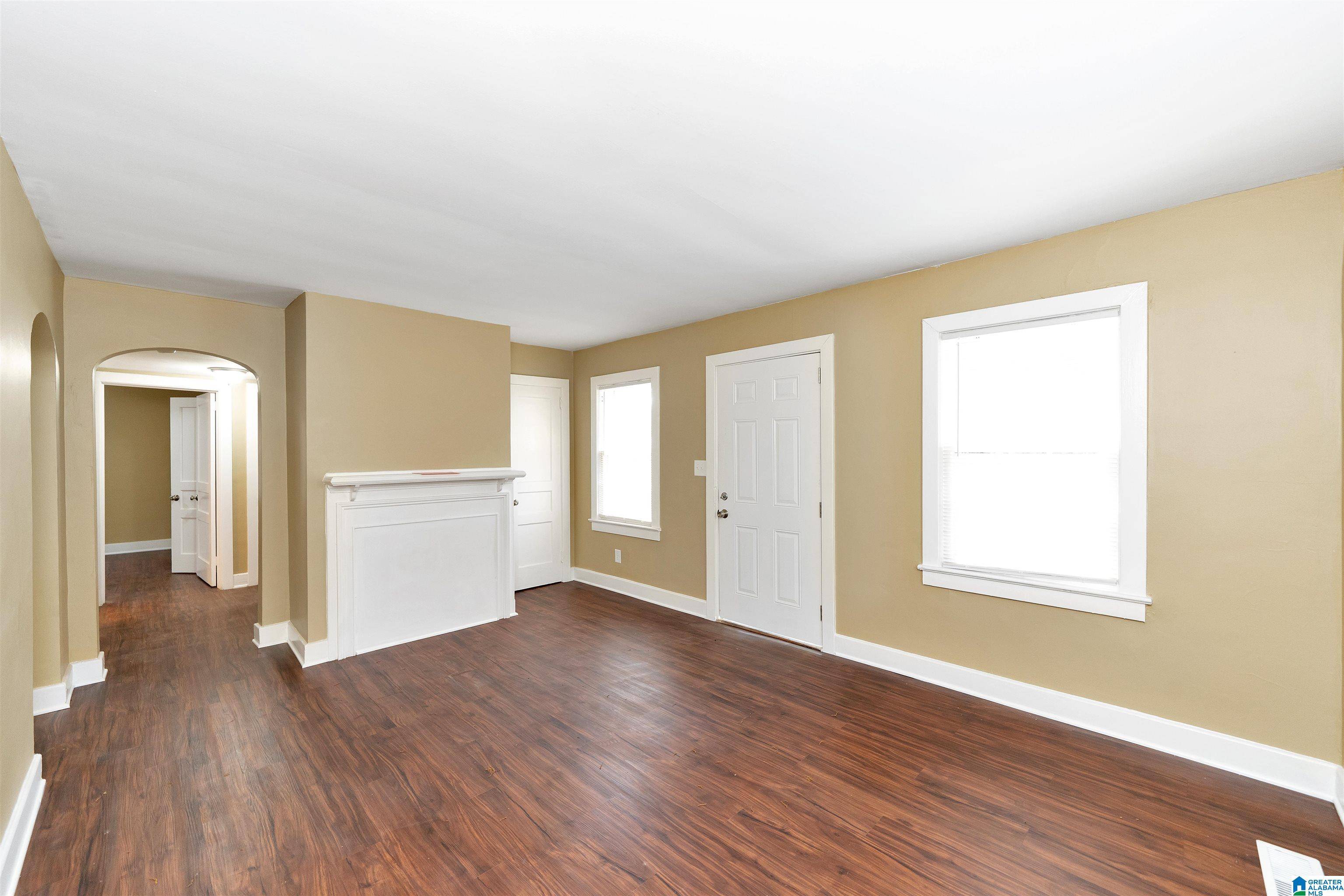 Hueytown, AL 35023,118 JUNE AVENUE