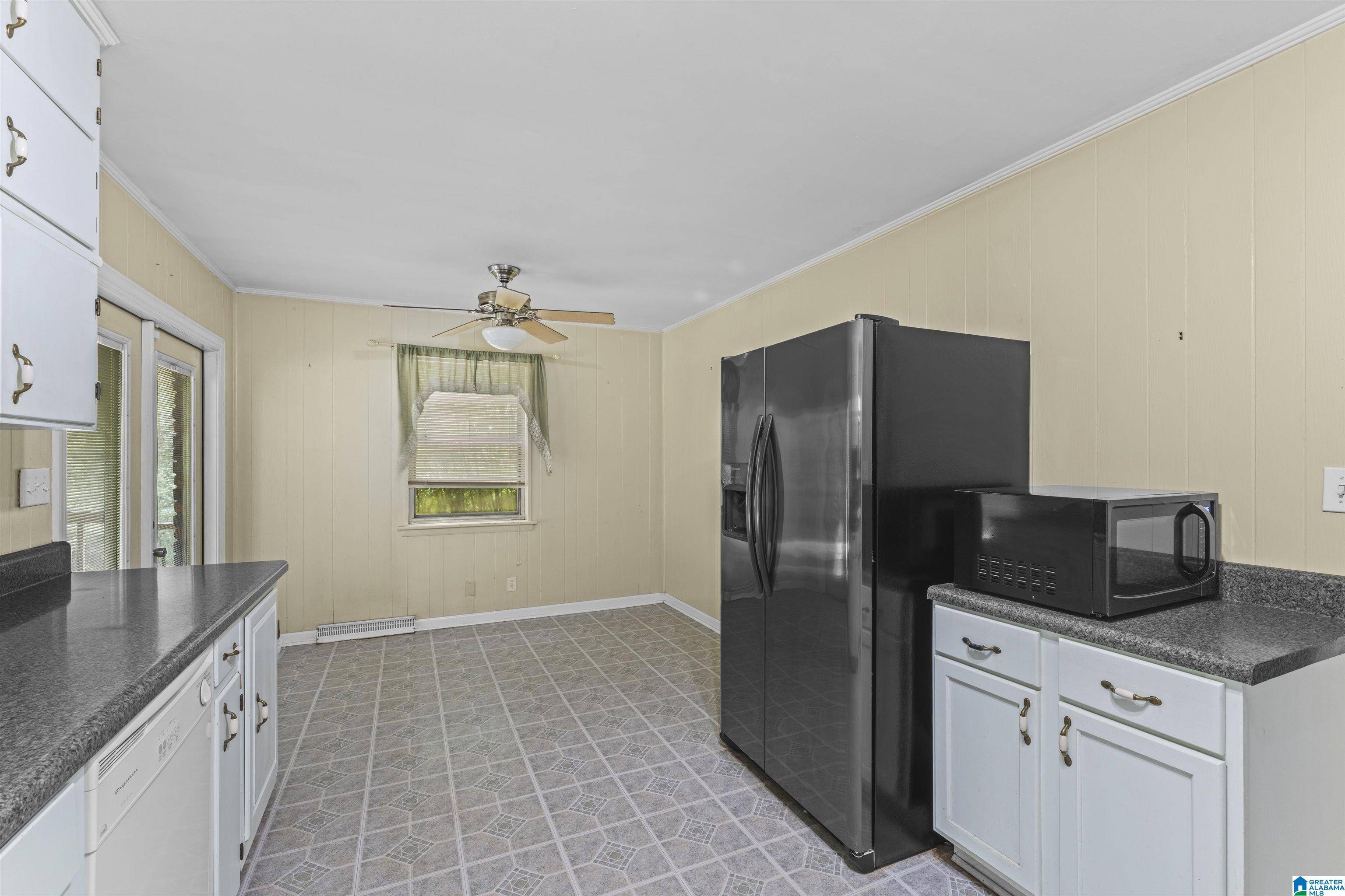 Adamsville, AL 35005,929 CRESTVIEW LANE