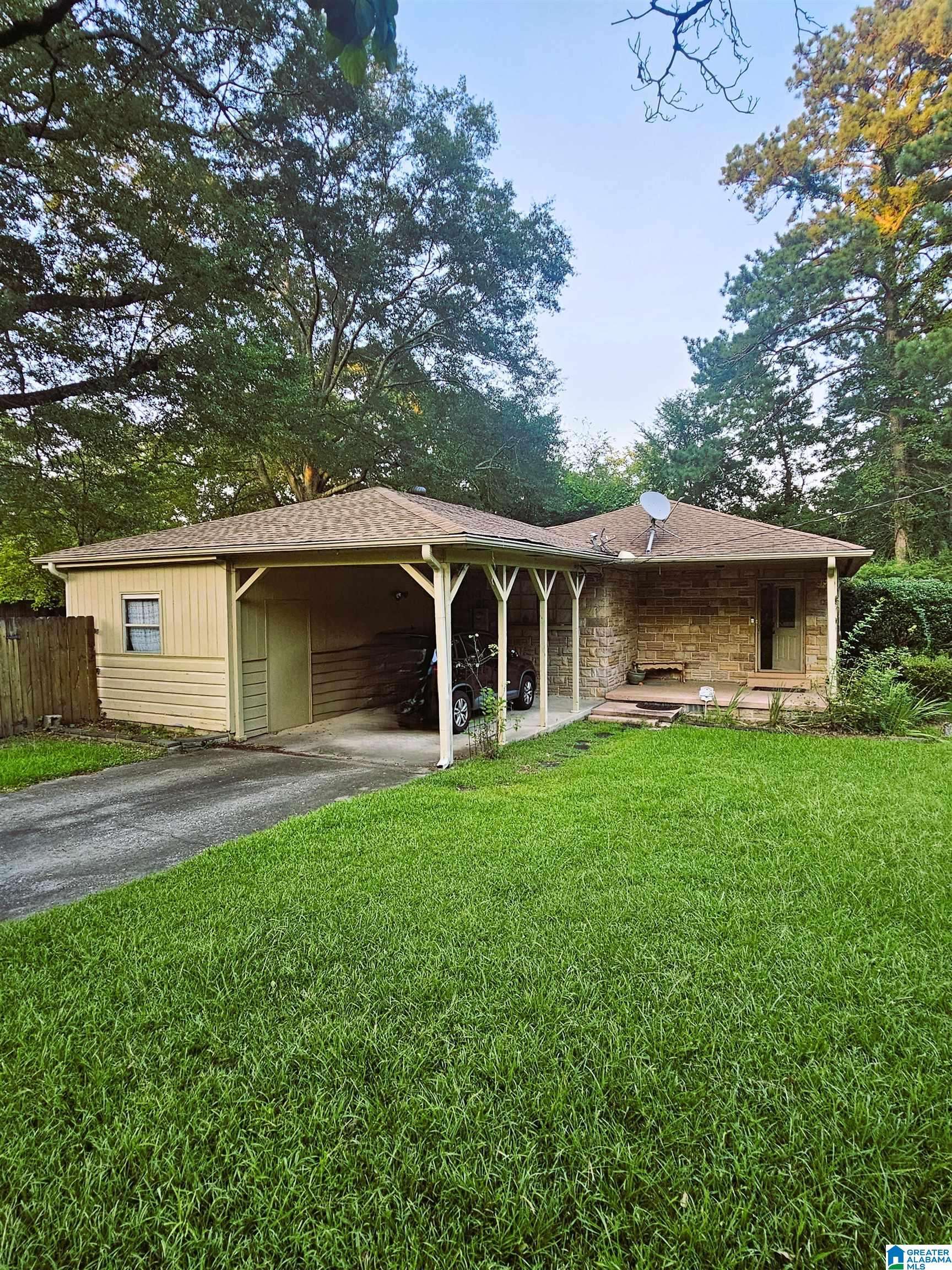 Center Point, AL 35215,2501 5TH STREET NE