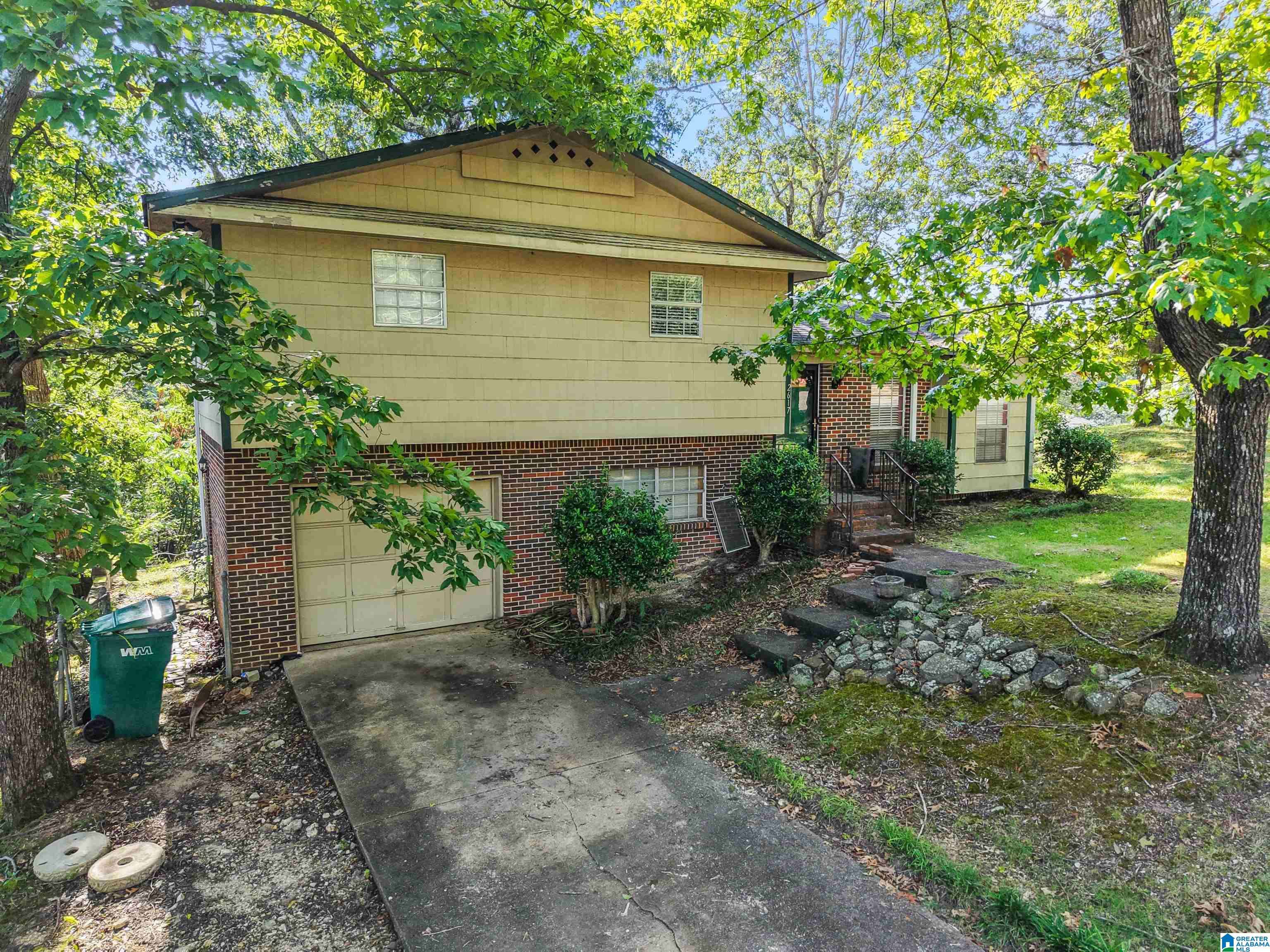 Center Point, AL 35215,2617 6TH STREET NE
